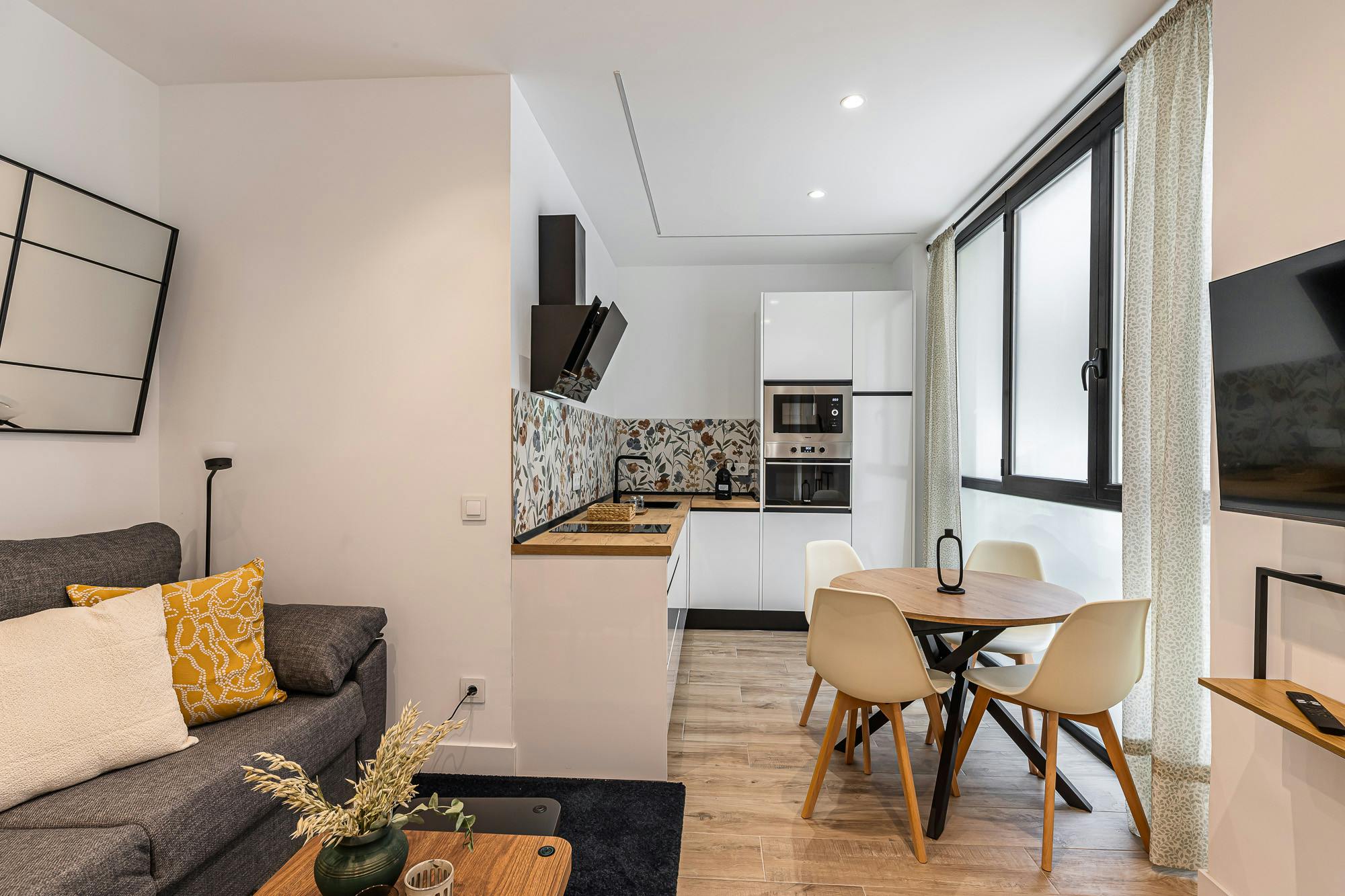 Villa Mestral Vallehermoso Chamberí: Luxury 3-Bedroom Apartment with Spa and Private Parking, Chamberí Madrid