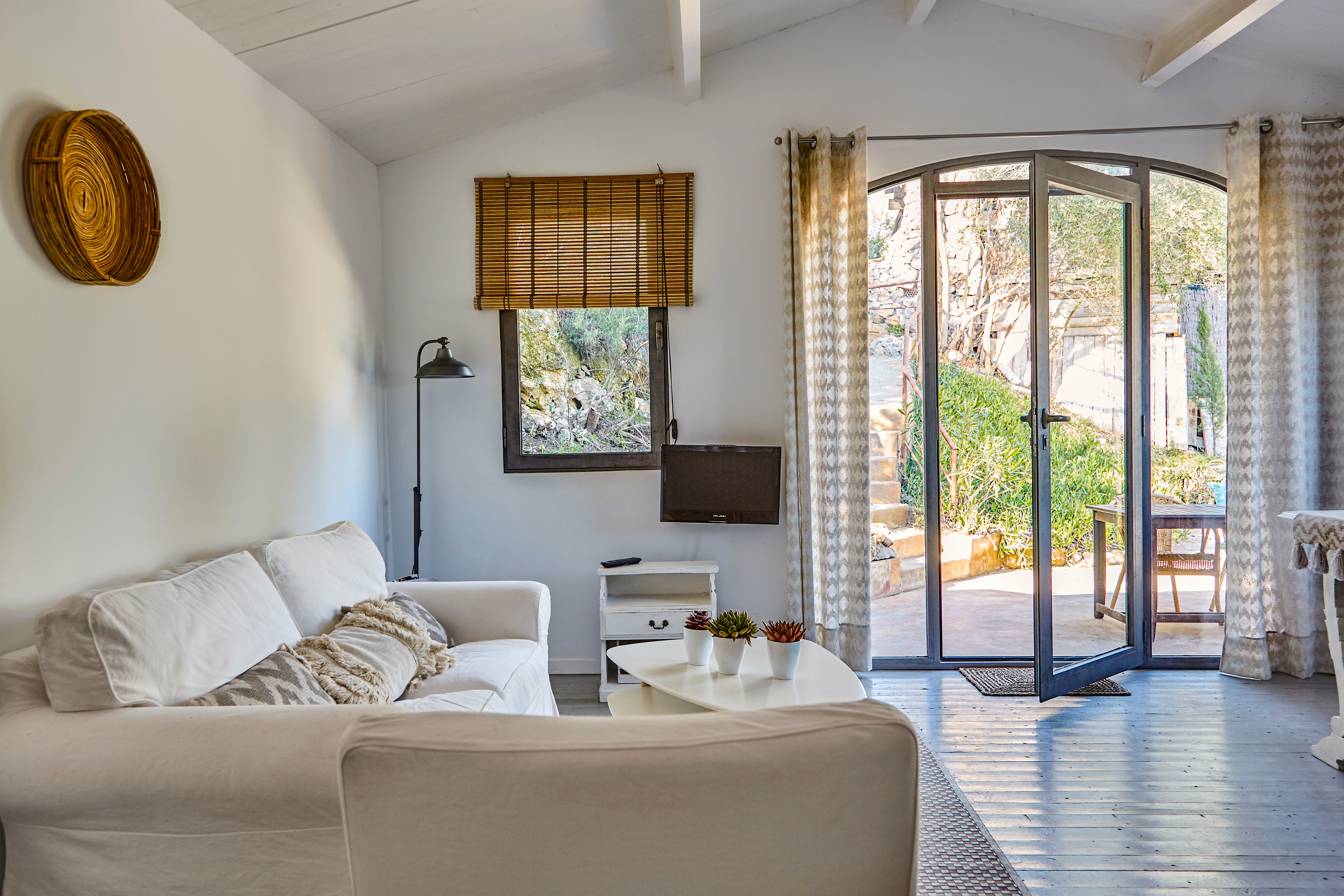 Villa Mestral Vallpineda Barcelona: Luxury 2-Bedroom Villa with Private Pool and Sea Views, Barcelona