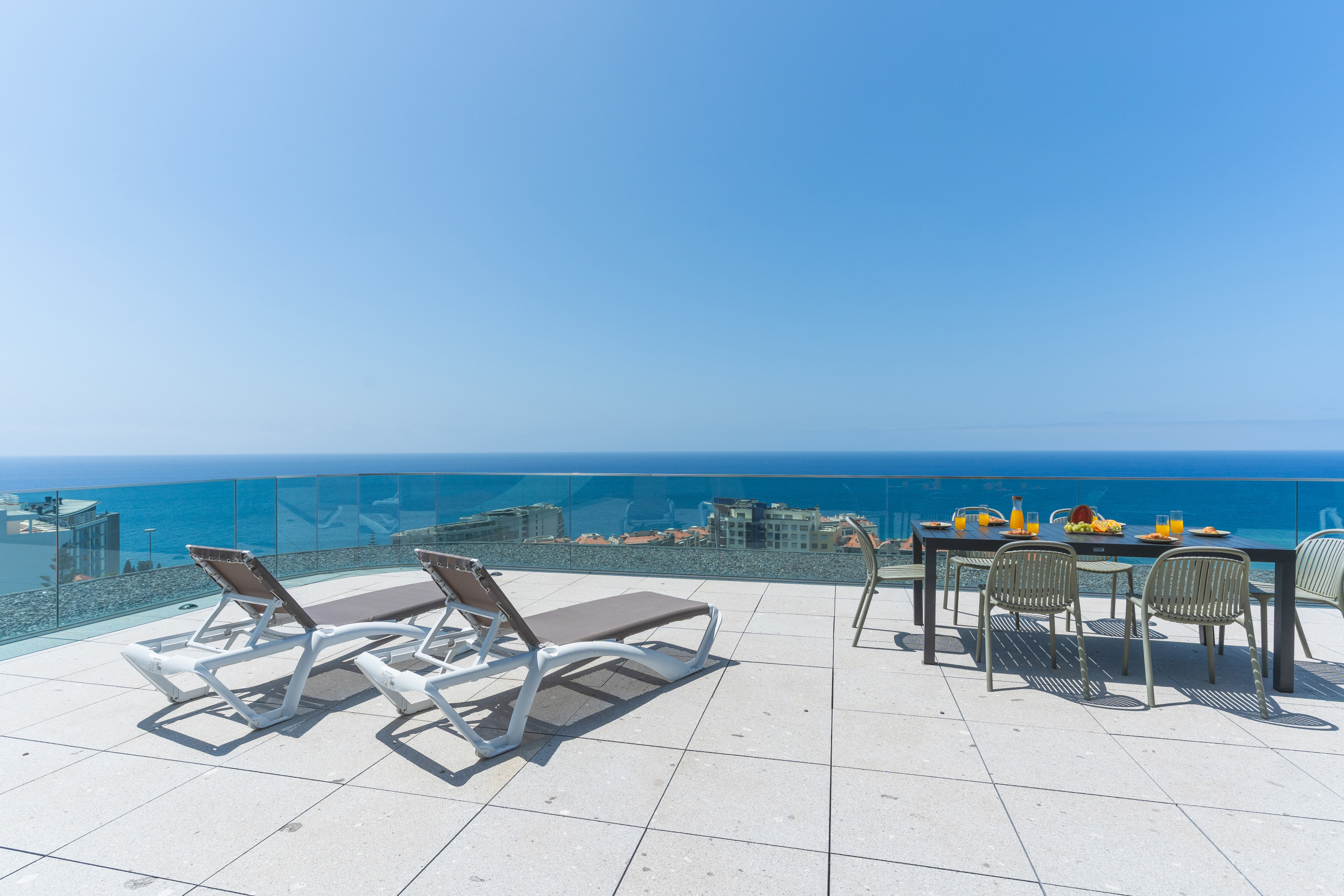 Villa Nortada Alegria São Martinho Funchal: Luxury 3-Bedroom Apartment with Hot Tub and Sea View, Funchal