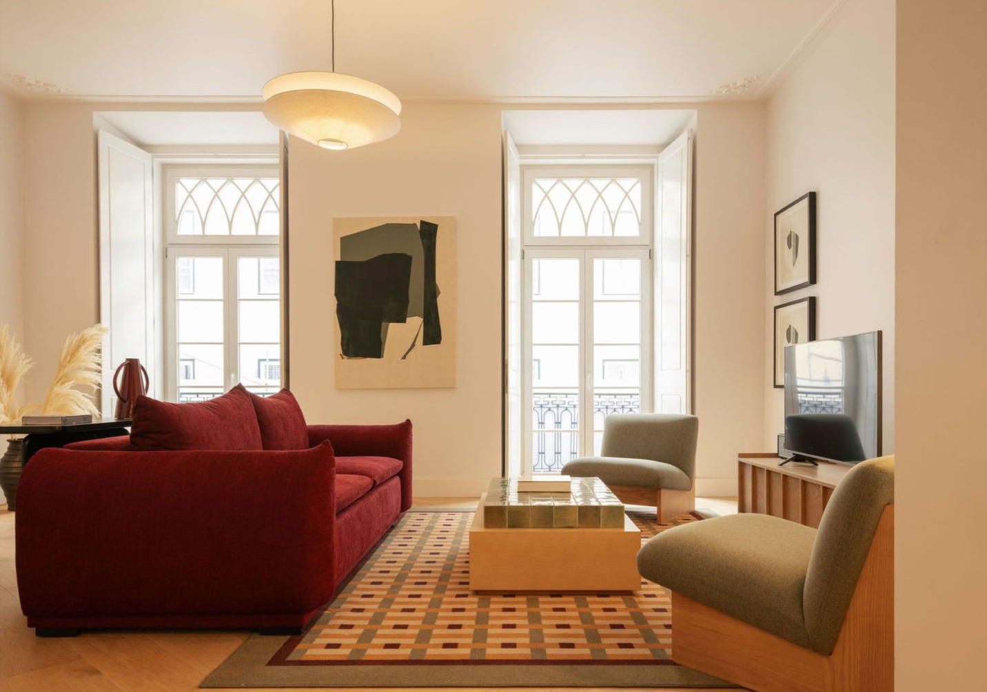 Villa Azulejo Chiado Baixa: Luxury 2-Bedroom Apartment with Spa and Air-Con in Baixa, Lisbon