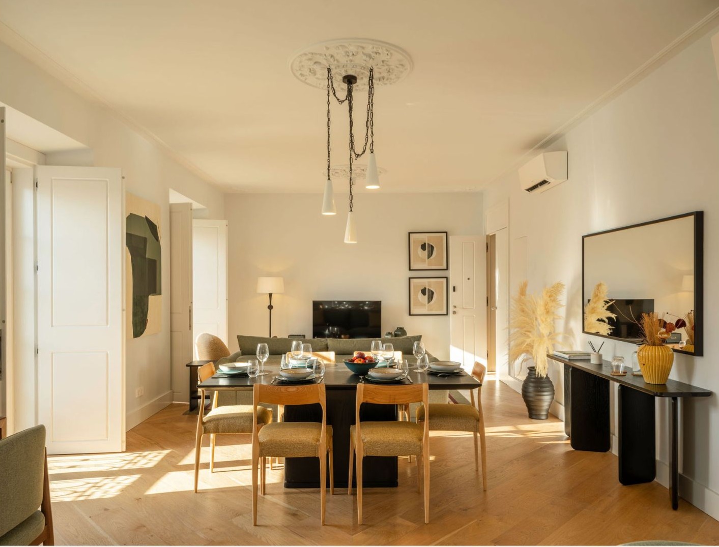 Villa Nortada Alfama Mouraria Lisboa: Luxury 2-Bedroom Apartment with Spa and Air-Con in Baixa Lisbon