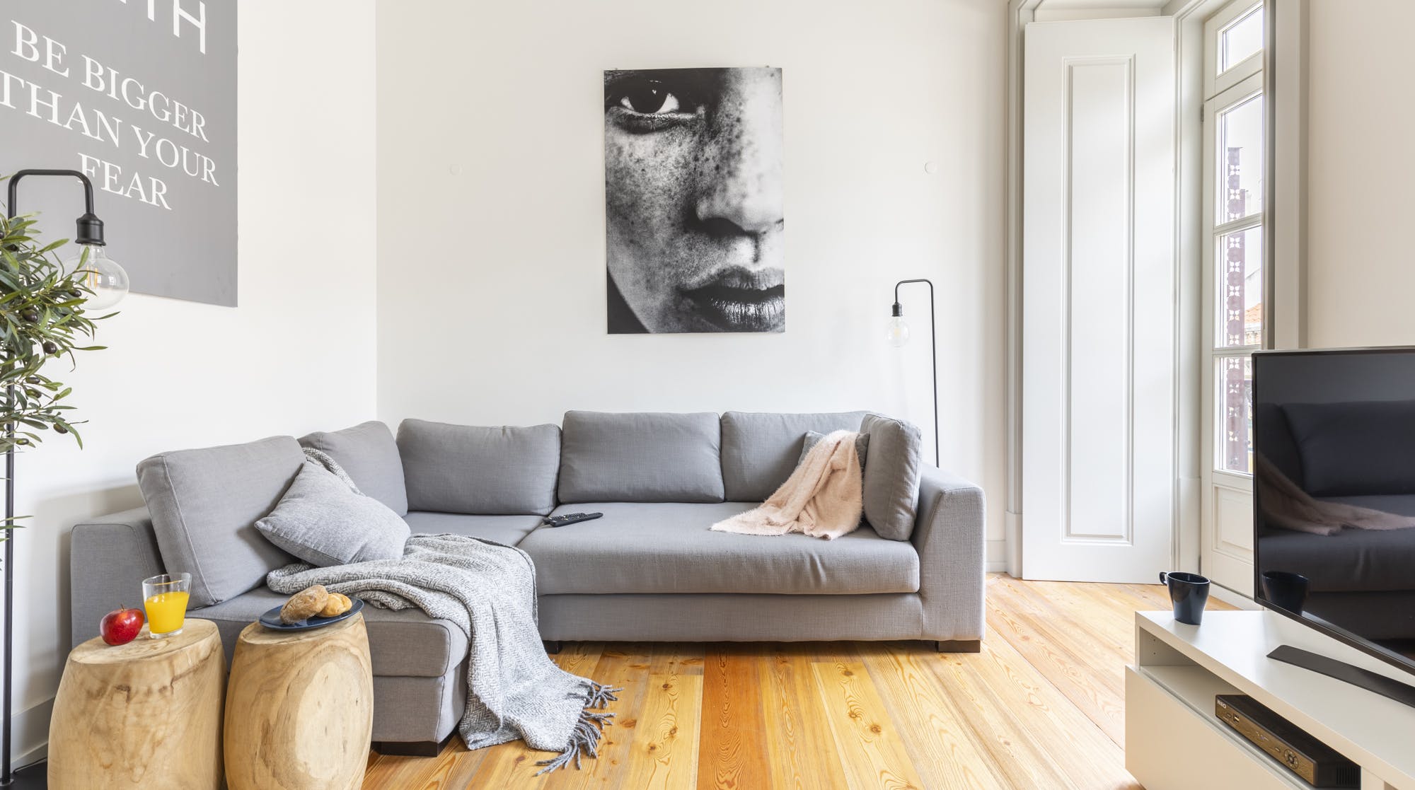 Villa Nortada Alvalade Lisboa 23891: Luxury 2-Bedroom Apartment with Sea Views and Spa, Lisbon Campo Pequeno