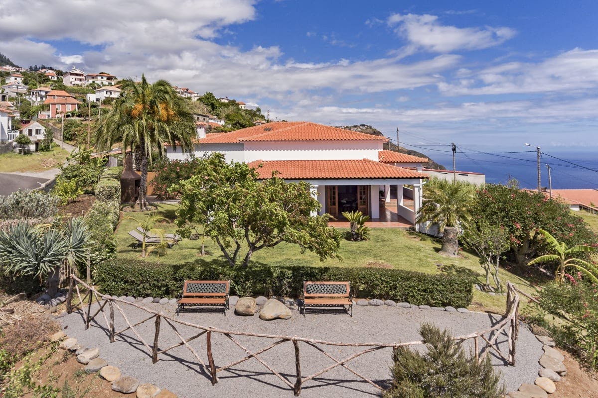 Villa Entardecer Ponta do Pargo Calheta: Luxury 3-Bedroom Apartment with Sea View and Spa, Calheta Madeira