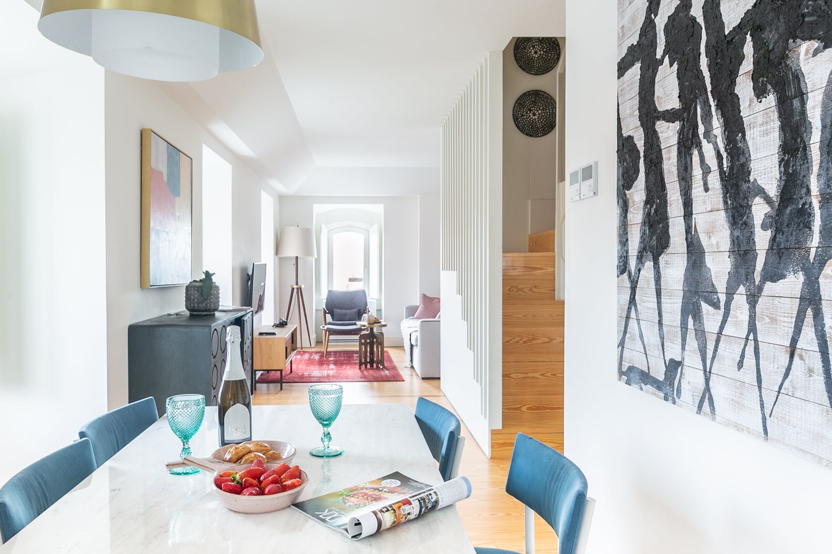 Villa Nortada Azulejo Campo Pequeno 26398: Spacious 2-Bedroom Lisbon Apartment Rental with Sea Views in Campo Pequeno