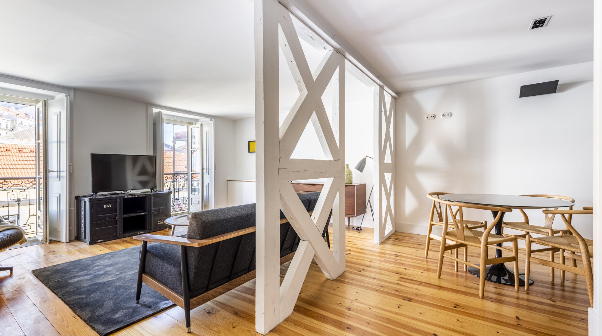 Villa Nortada Azulejo Campo Pequeno 44699: Luxury 2-Bedroom Apartment with Sea View and Spa Facilities, Campo Pequeno Lisbon