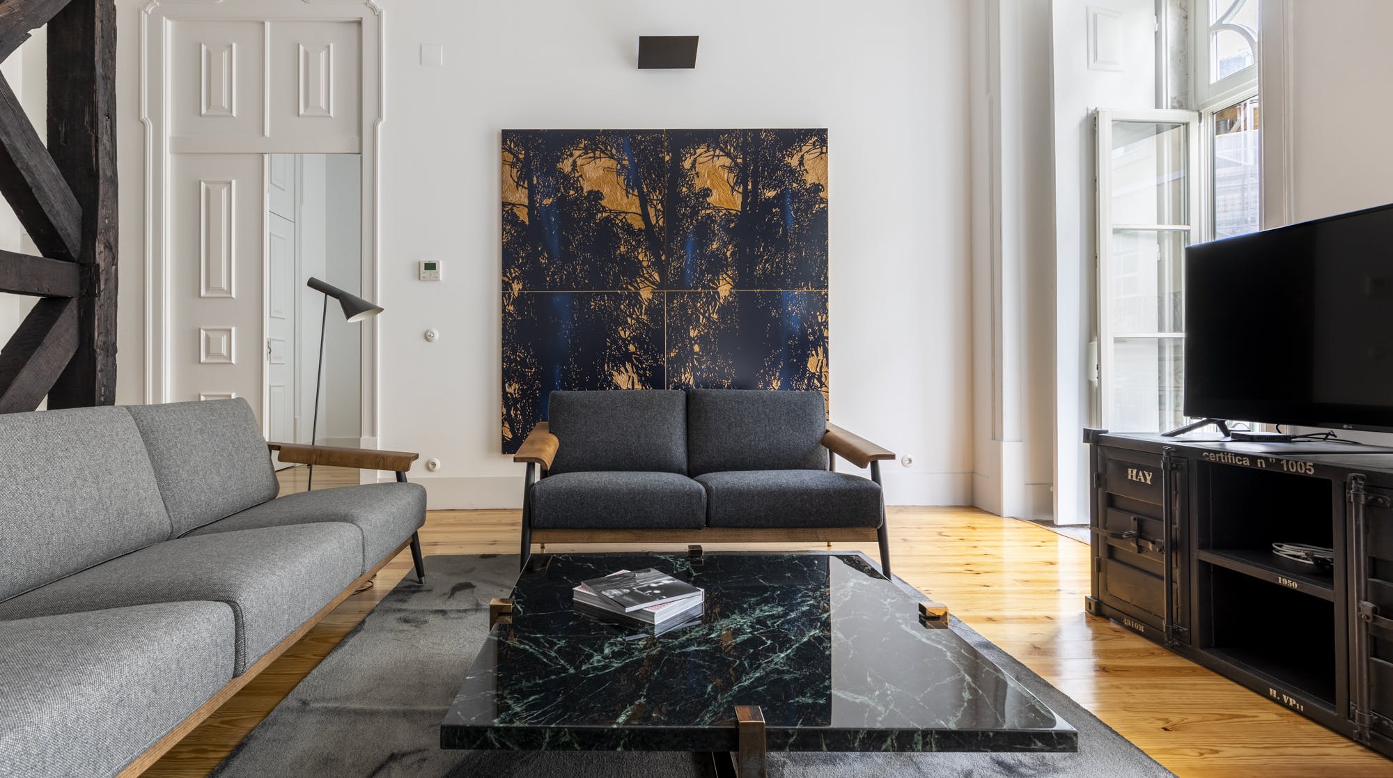 Villa Nortada Azulejo São Domingos Lisboa: Luxury 2-Bedroom Apartment with Sea Views and Concierge, Lisbon Campo Pequeno