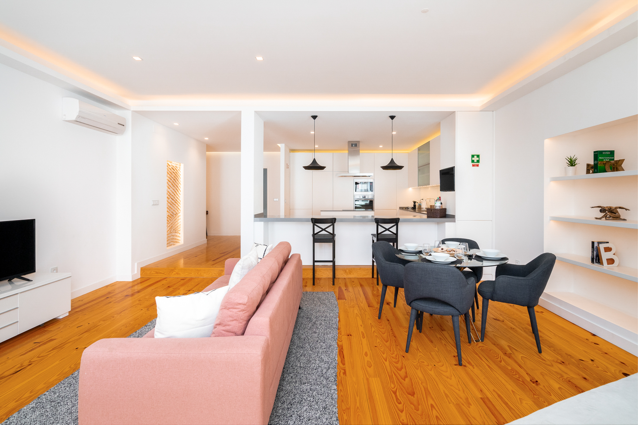 Villa Nortada Caleira Saldanha: Luxury 2-Bedroom Apartment with Sea Views and Air-Con, Saldanha Lisbon