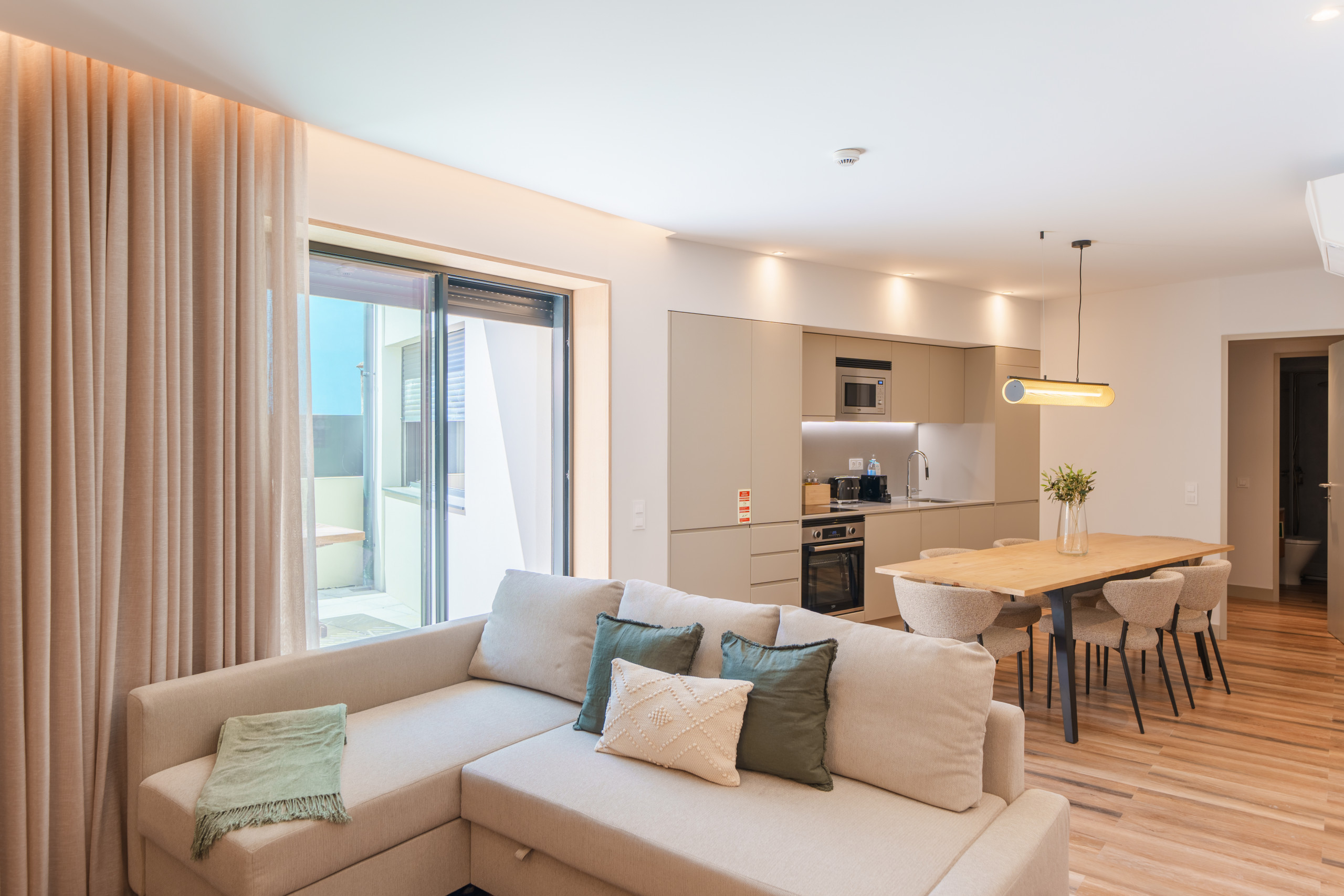 Villa Nortada Carmim Clérigos Porto: Luxury 3-Bedroom Apartment with Spa and Terrace, Bolhão Porto