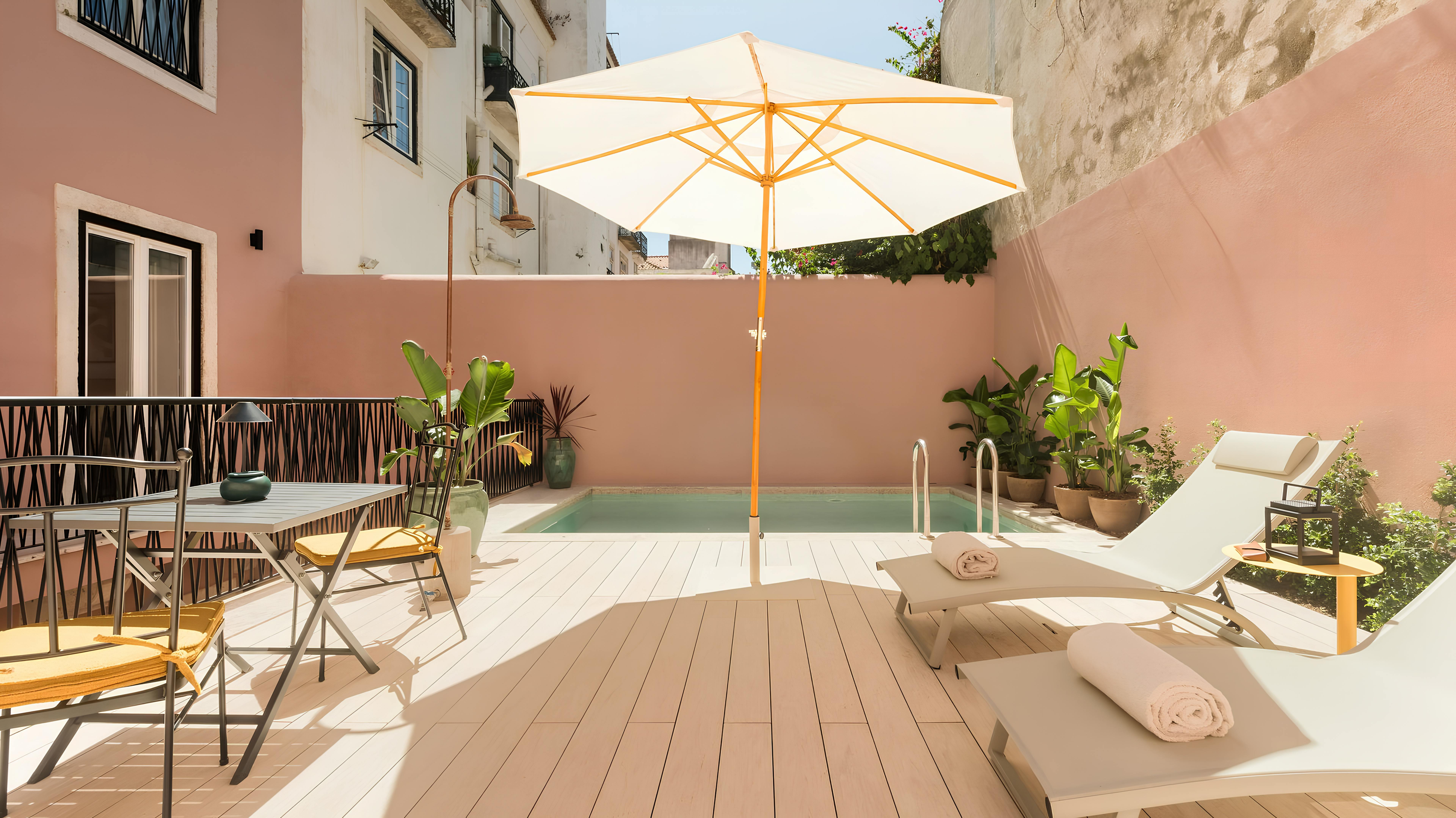 Villa Nortada Carmim Santa Catarina Lisboa: Luxury 1-Bedroom Villa with Private Pool and Sea Views, Chiado Lisbon