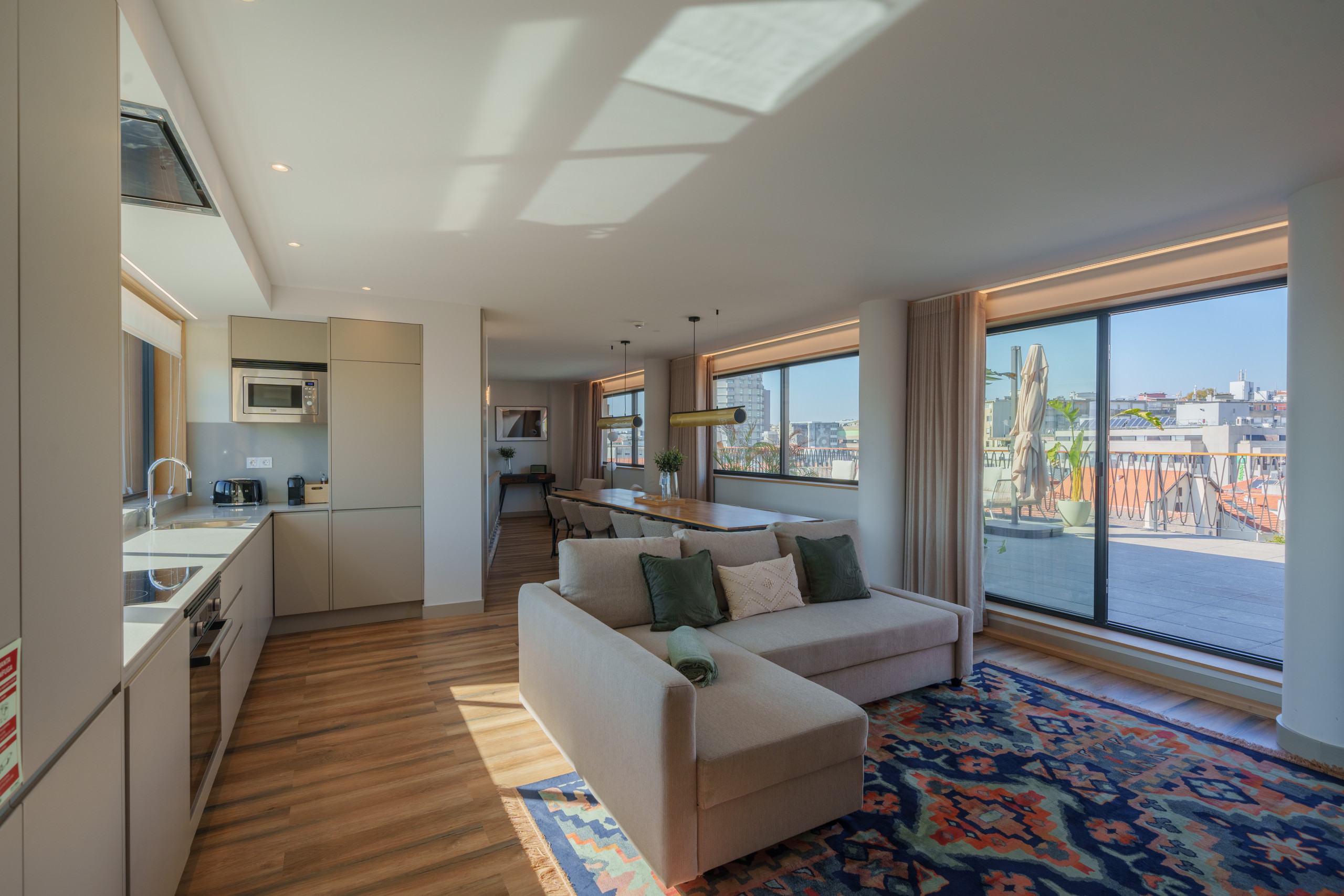 Villa Nortada Carrascal Bolhão: Luxury 5-Bedroom Apartment with Rooftop Terrace, Air-Con, Porto Bolhão