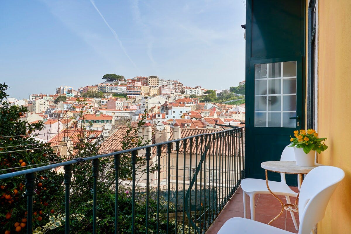 Villa Nortada Castelo Mouraria: Luxury 2-Bedroom Apartment with Seaview and Private Parking in Mouraria, Lisbon
