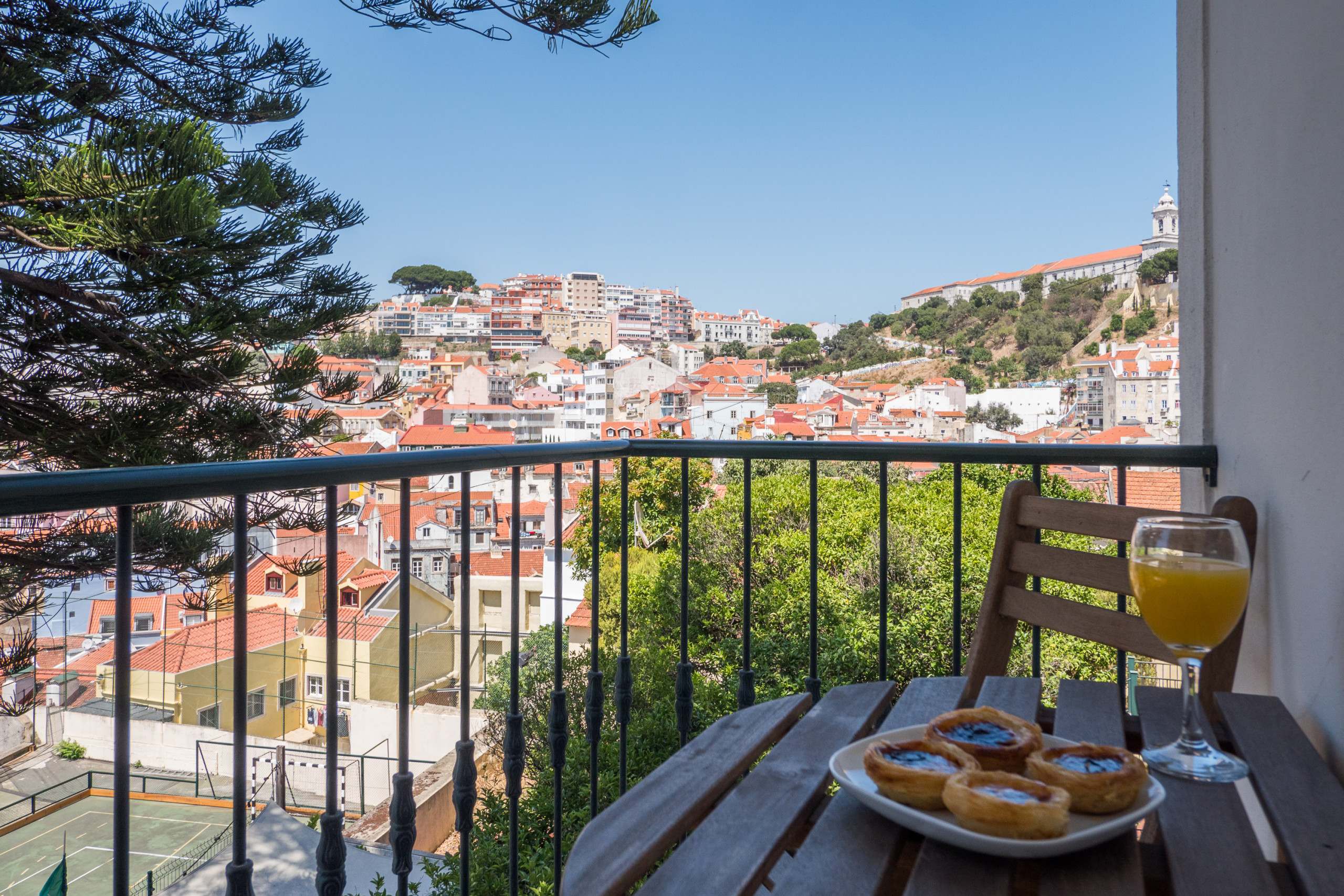 Villa Nortada Mouraria Senhora: Luxury 3-Bedroom Apartment with Sea View and Spa in Mouraria Lisbon