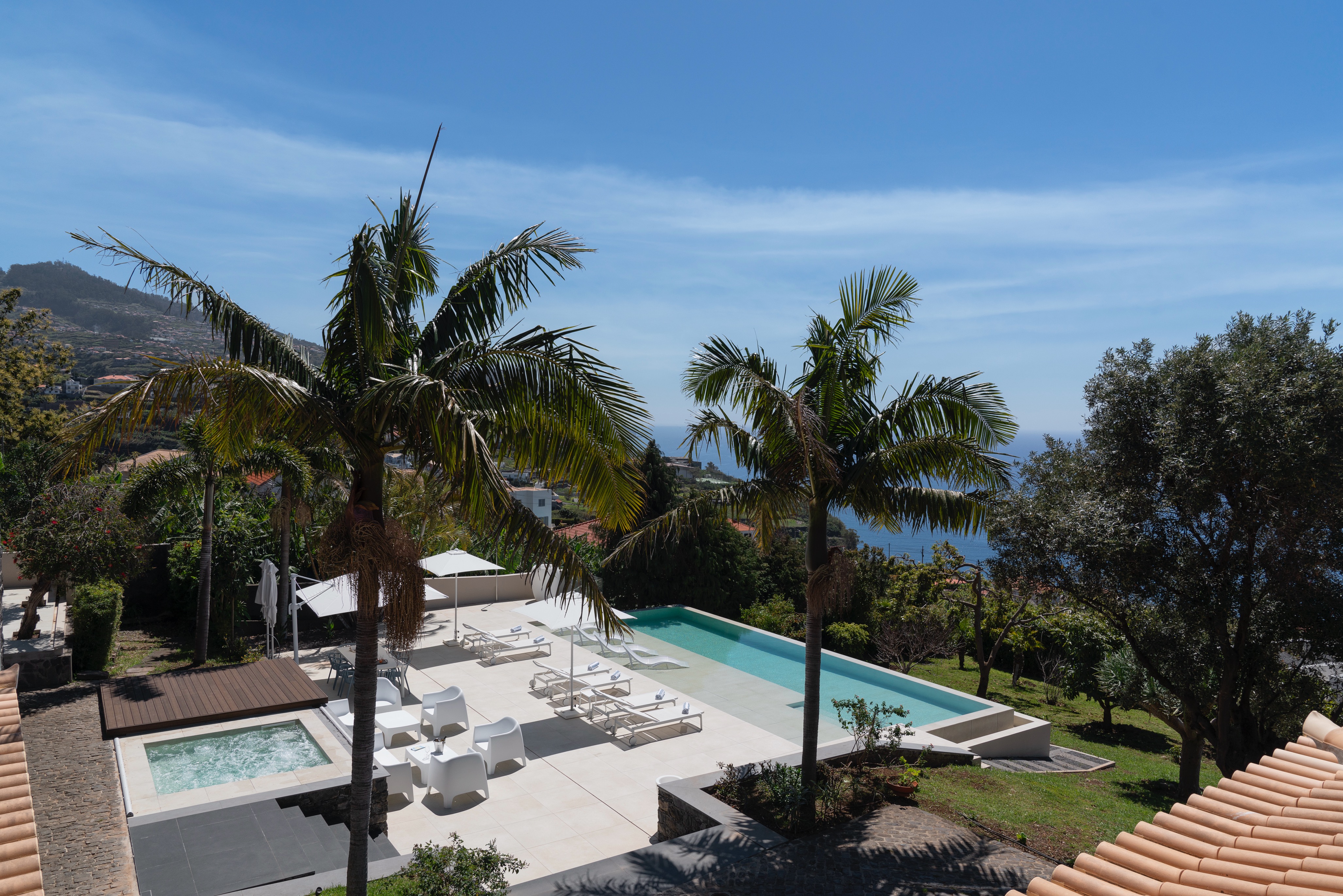 Villa Nortada Oleandro Calheta: Luxury 4-Bedroom Villa with Infinity Pool and Sea Views, Madeira