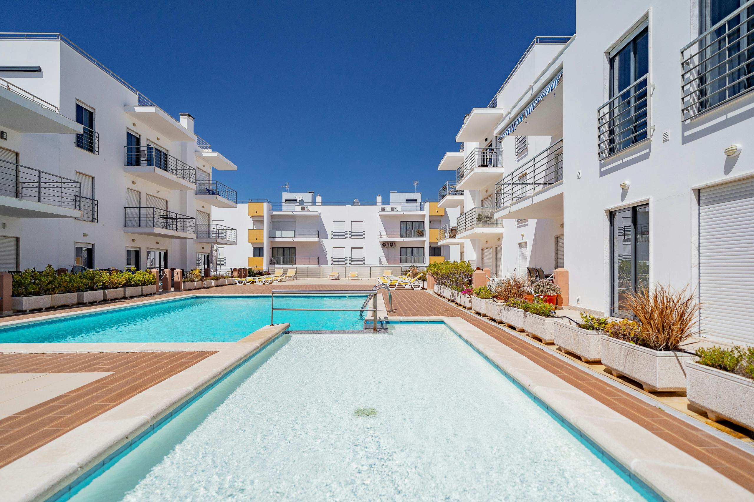 Villa Nortada Oleandro Porto de Mós Lagos: Luxury 2-Bedroom Apartment with Sea Views and Spa Near Lagos Marina
