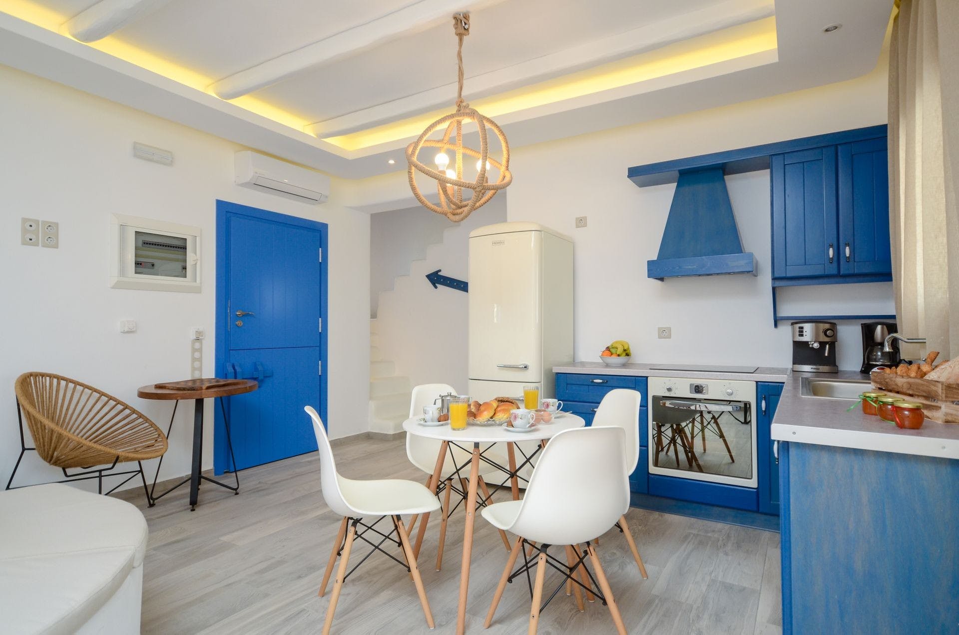 Villa Notos Agios Arsenios Naxos: Luxury 4-Bedroom Villa with Hot Tub and Sea Views, Naxos Greece