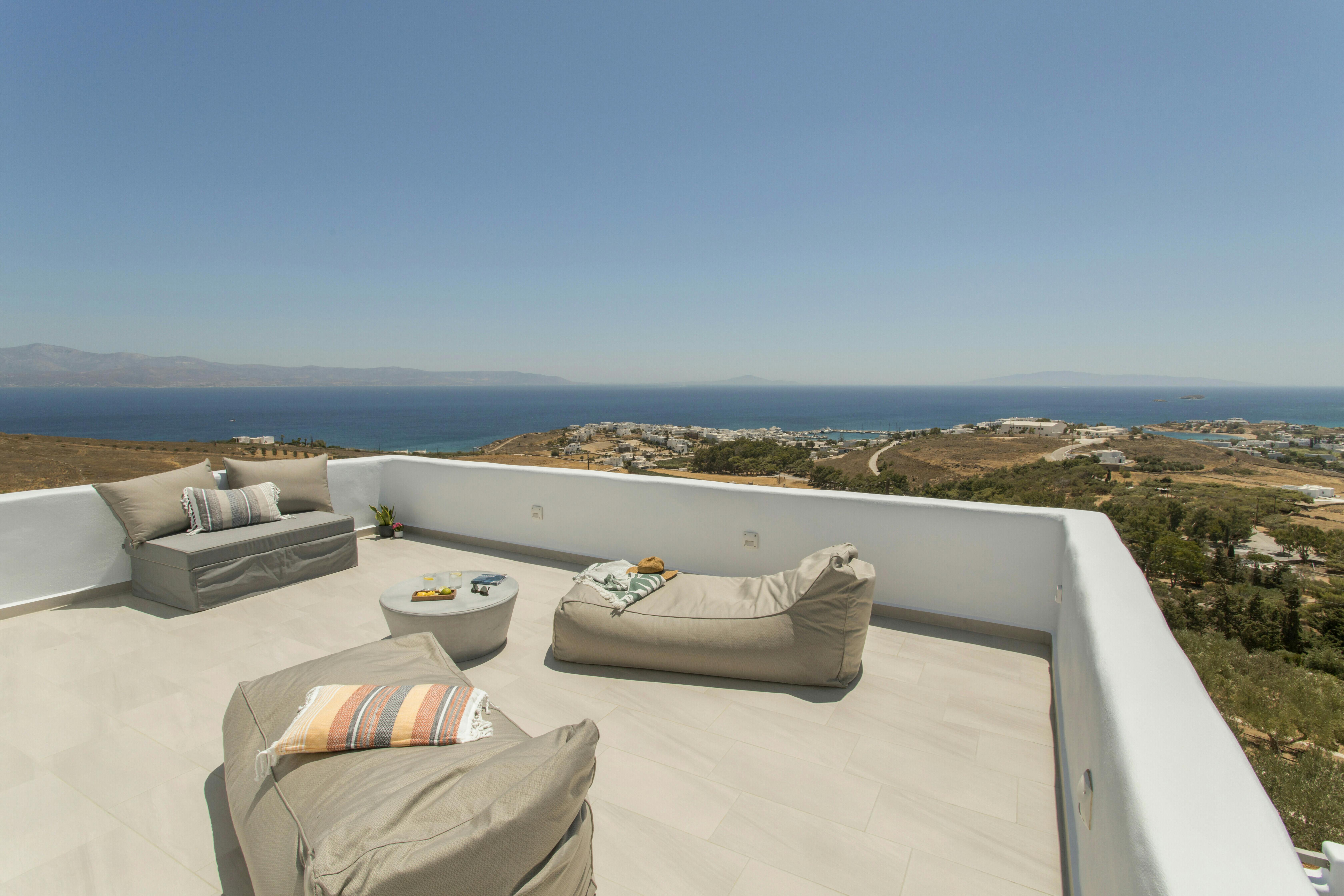 Villa Notos Oleandro Marpissa: Luxury 3-Bedroom Villa with Sea View and Private Parking, Paros
