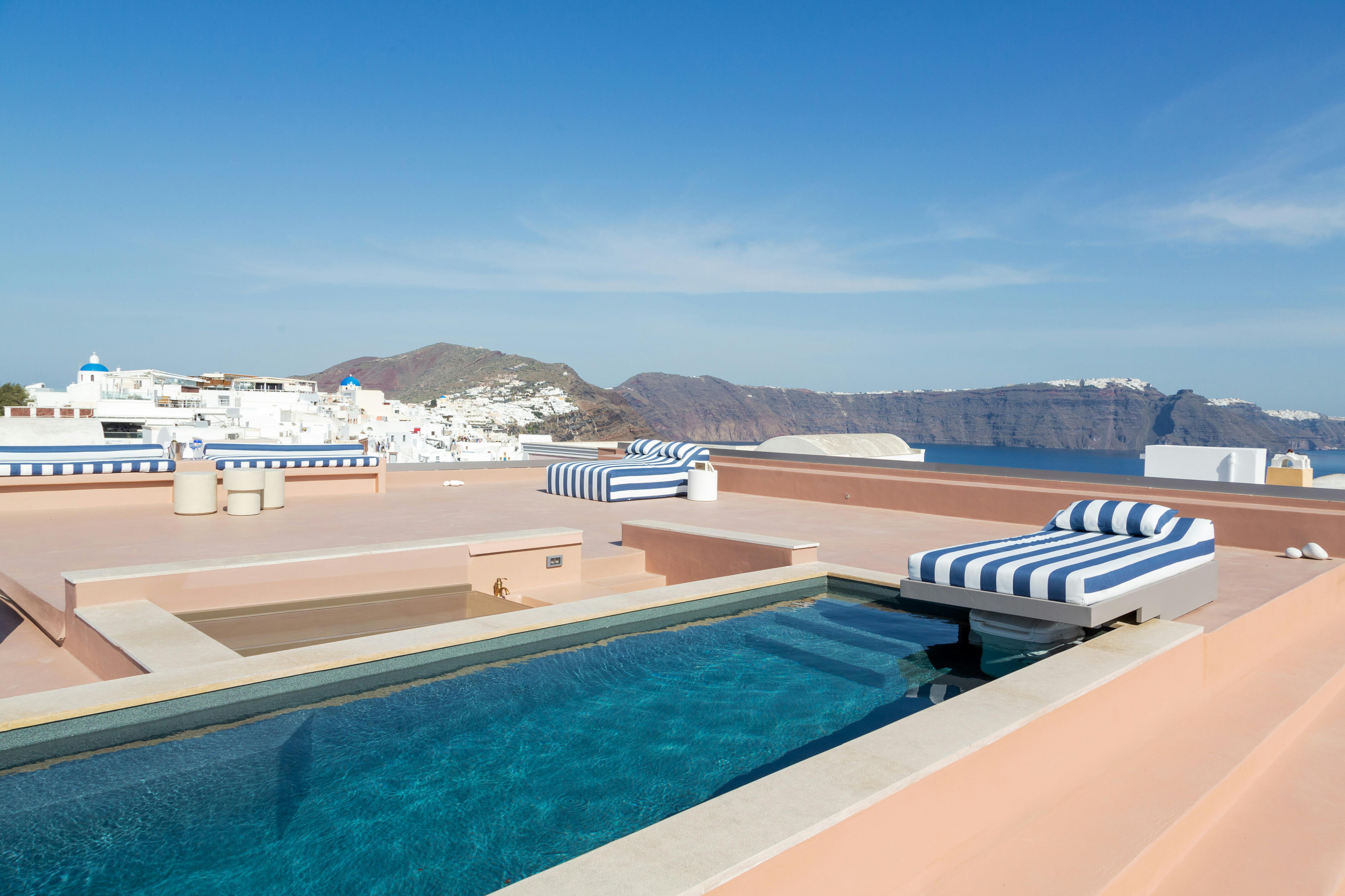 Villa Notos Perissa Santorini: Luxury 5-Bedroom Villa with Private Pool and Concierge, Santorini