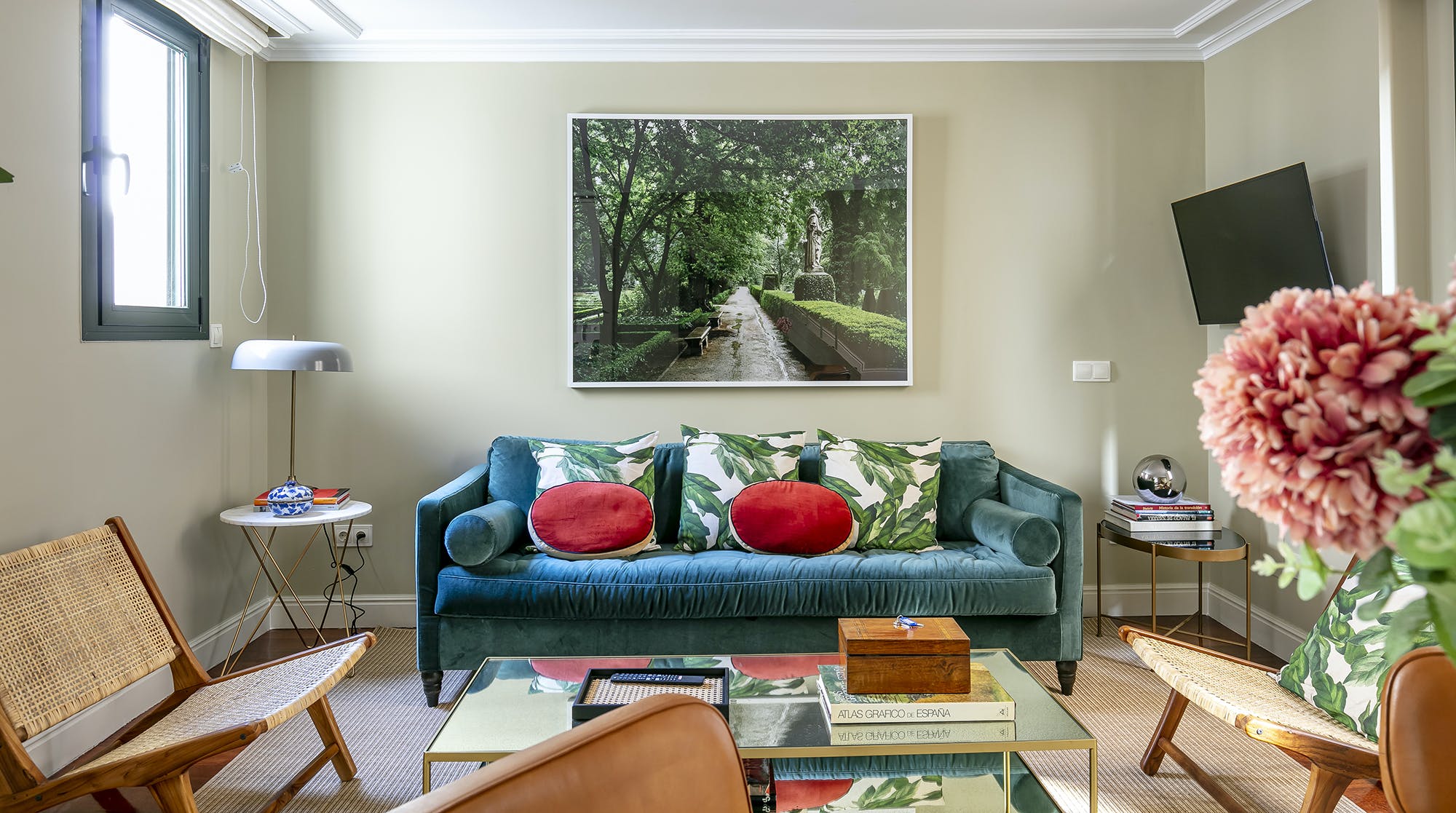 Villa Plateado Vallehermoso Madrid: Luxury 2-Bedroom Apartment with Spa and Air-Con in Chamberí, Madrid