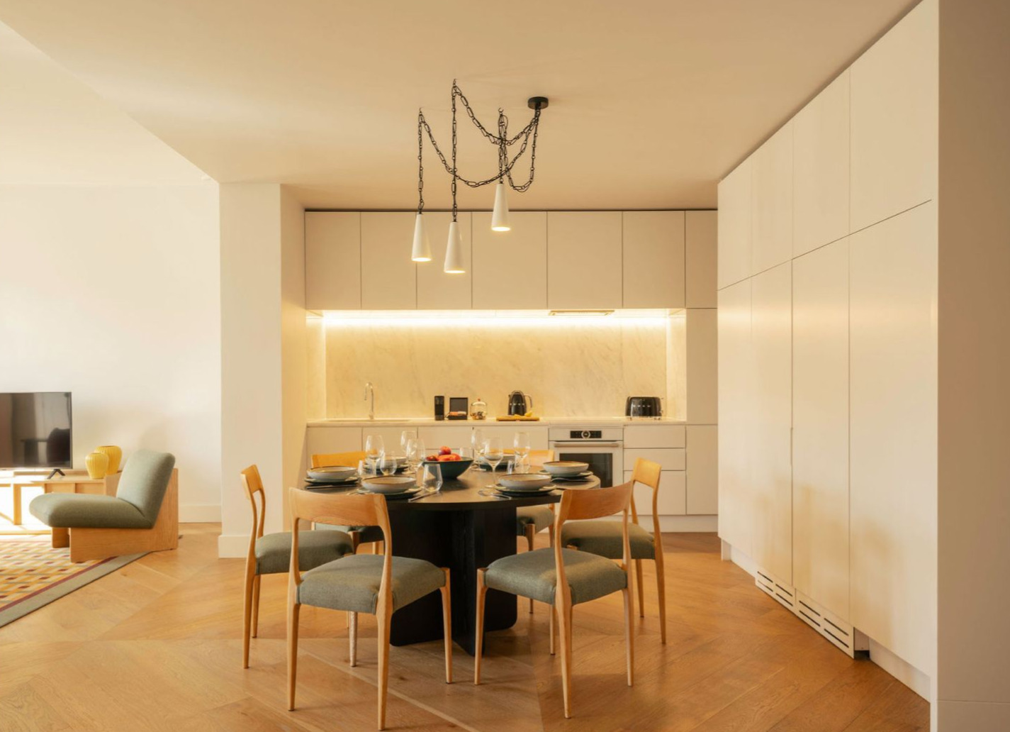 Villa Poente Alfama Lisboa: Luxury 2-Bedroom Apartment with Spa and Air-Con, Baixa Lisbon
