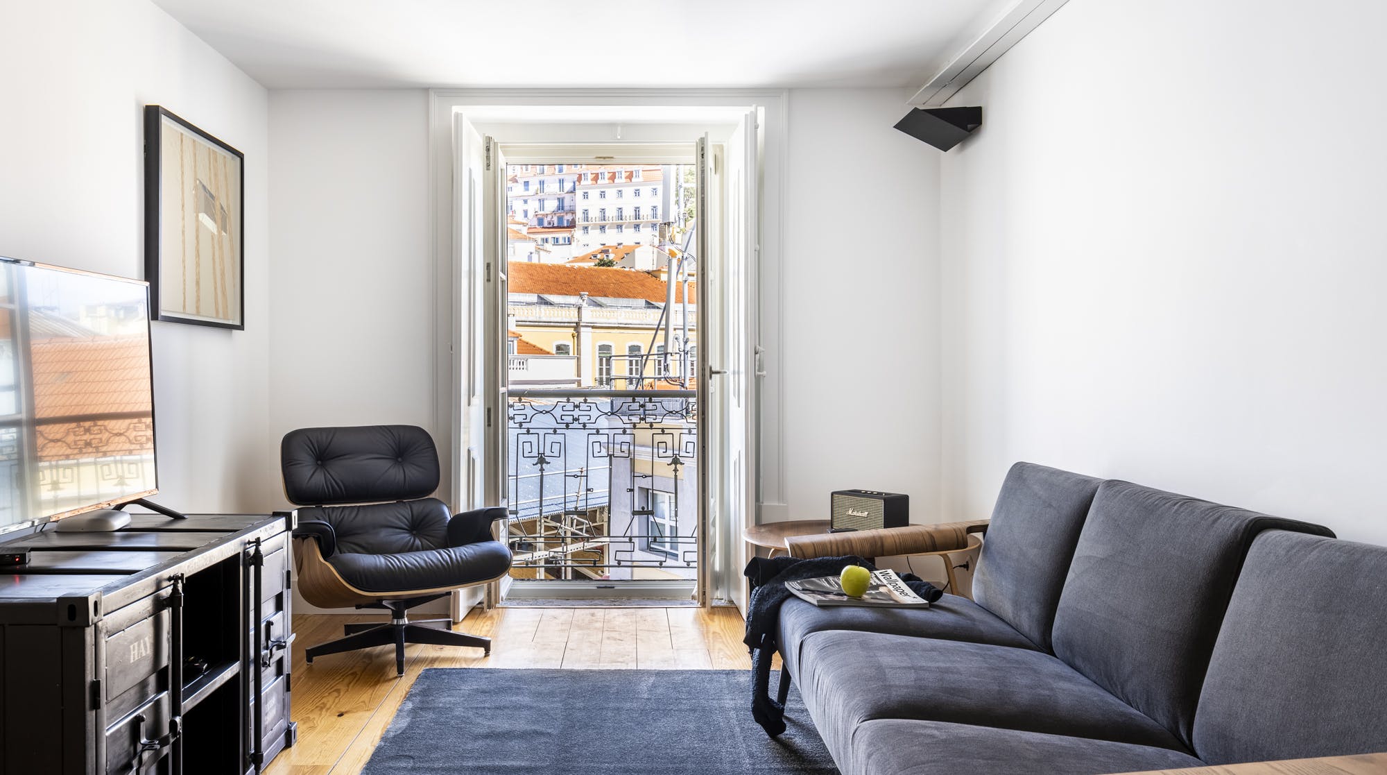 Villa Poente São Luís Lisboa: Luxury 2-Bedroom Apartment with Seaview and Spa Facilities, Lisbon Campo Pequeno