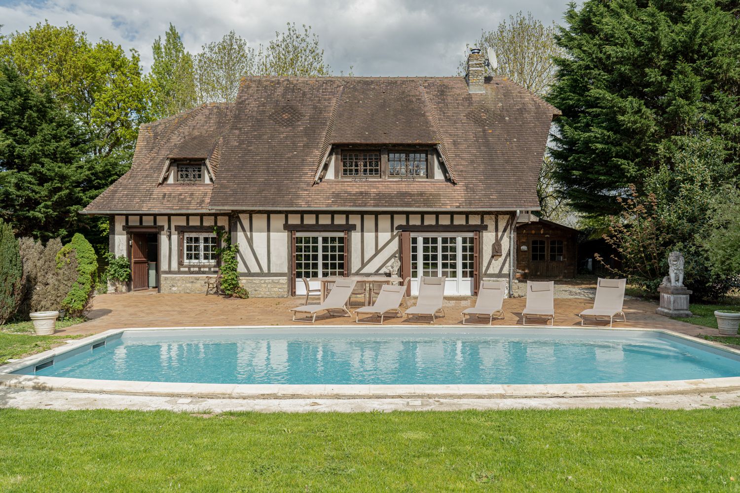 Villa Pommier Auberville Normandie: 5-Bedroom Heated Pool & Spa Villa Near Deauville in Aubervil