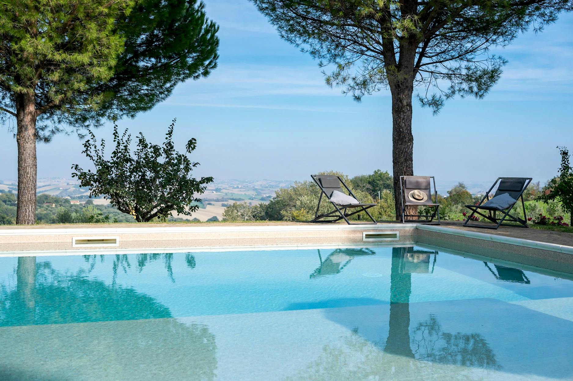 Villa Ponente Belvedere Montecassiano: Luxury 4-Bedroom Villa with Private Pool and Spa, Marche
