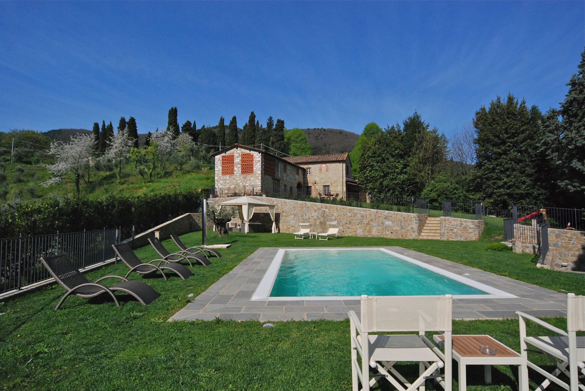 Villa Ponente Valdottavo Lucca: Luxury 6-Bedroom Villa with Private Pool and Air Conditioning in Lucca, Tuscany