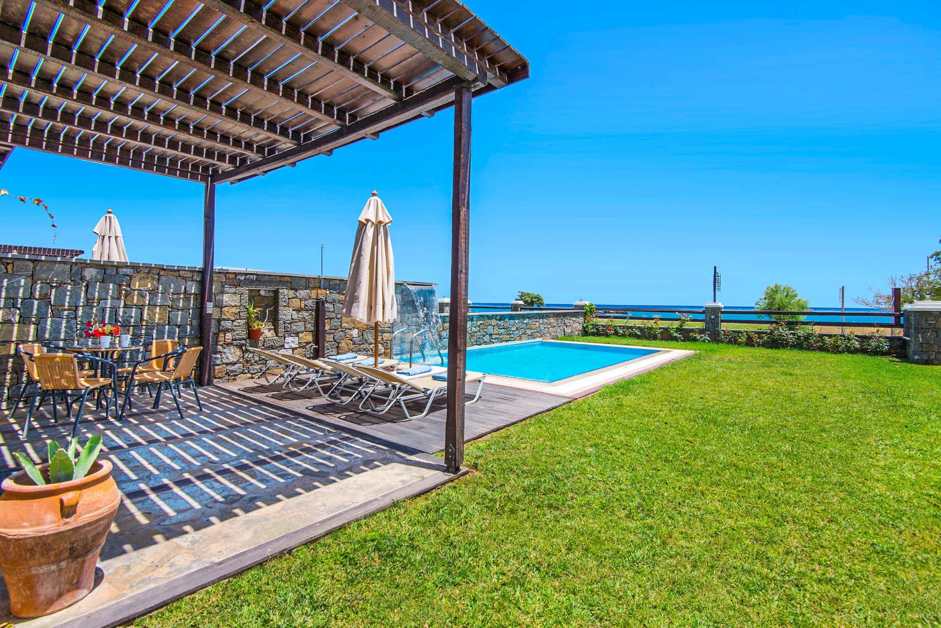 Villa Prasinos Afantou Kiotari: Luxury 3-Bedroom Villa with Private Pool and Sea Views, Kiotari