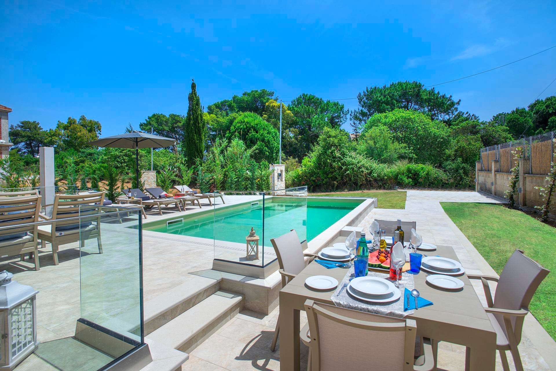 Villa Prasinos Agios Georgios Lefkada: Luxury 2-Bedroom Villa with Private Pool and Sea Views, Lefkada