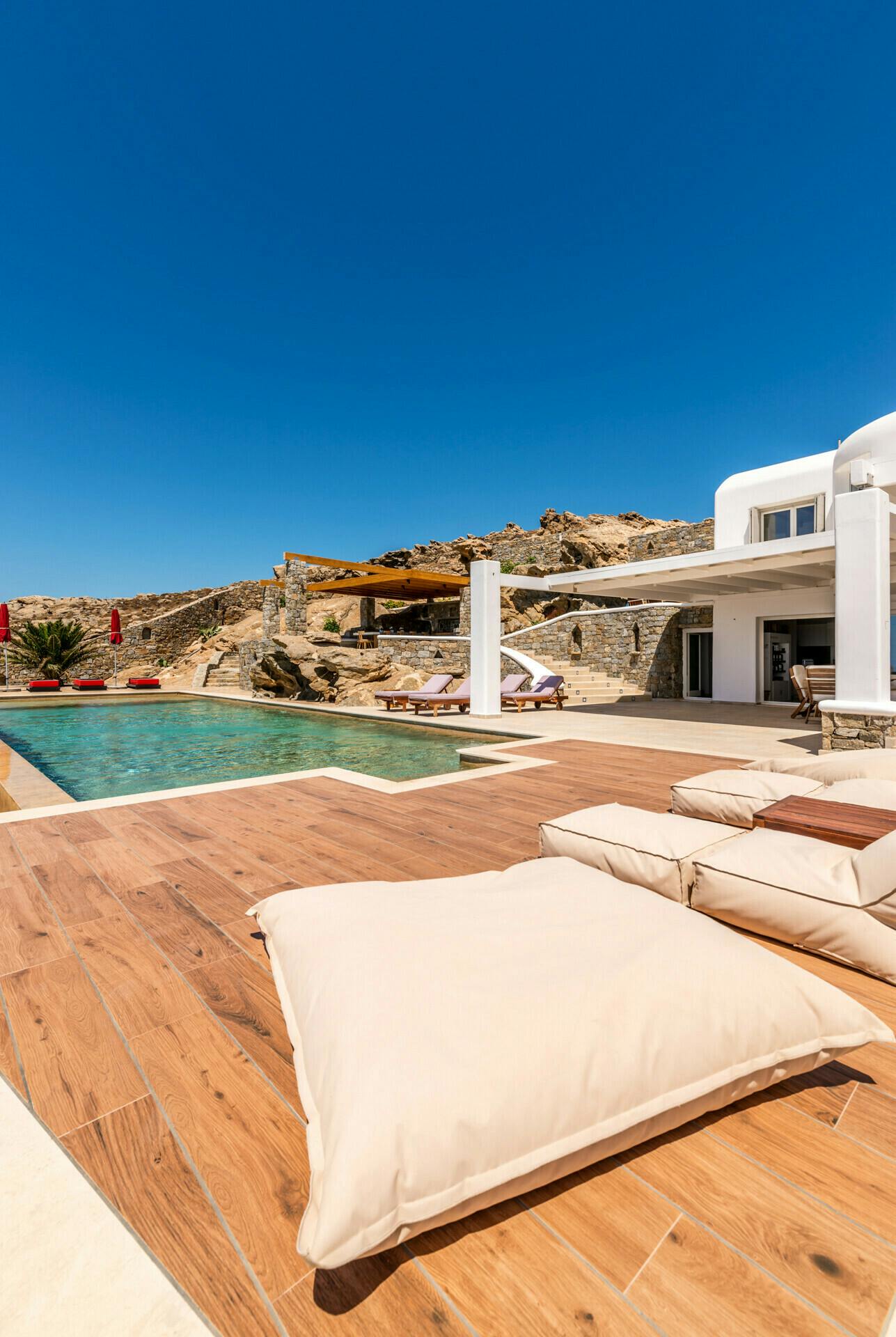 Villa Prasinos Agios Nikolaos Mykonos: Luxury 12-Bedroom Villa with Private Pools and Seaviews, Elia Mykonos