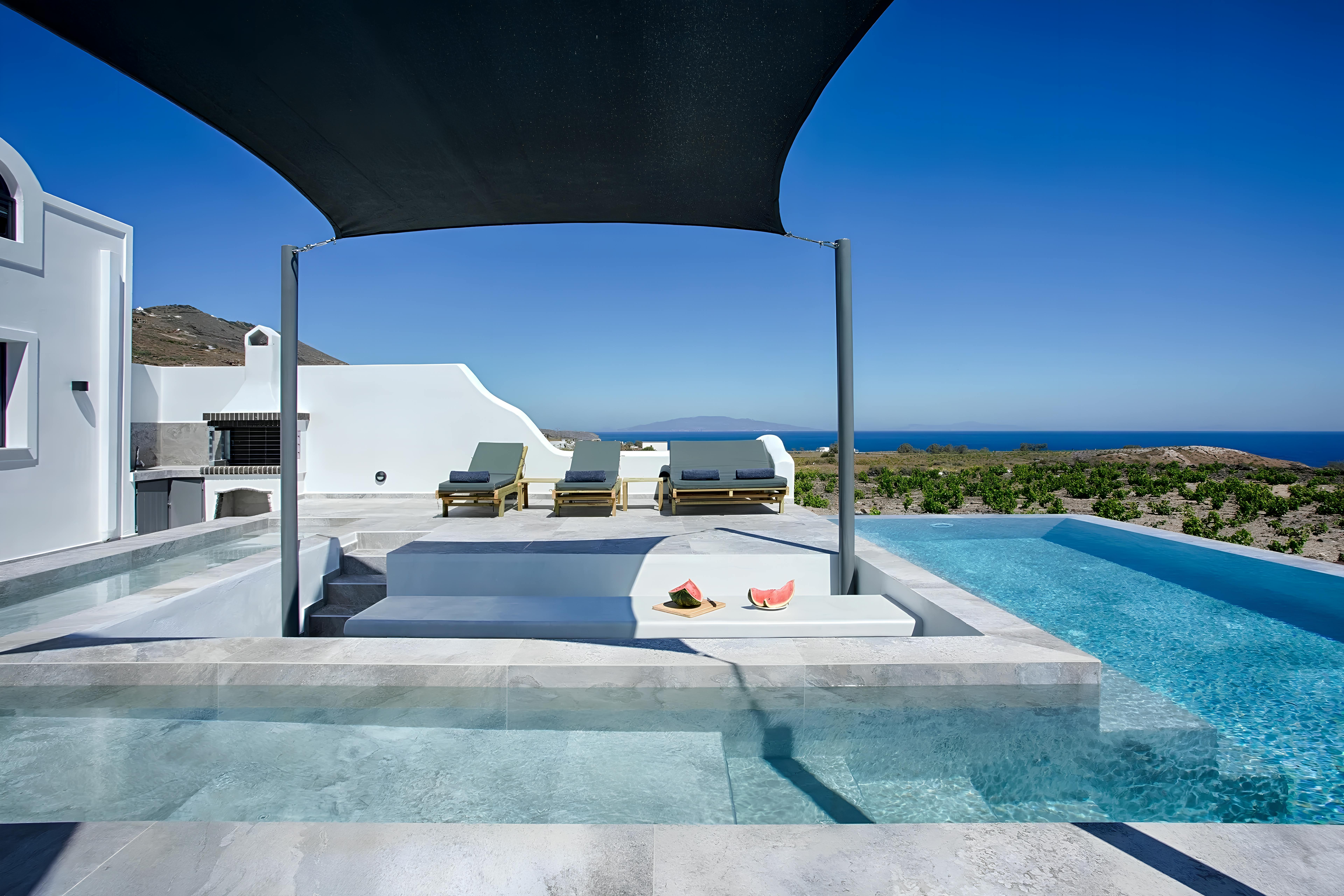 Villa Prasinos Agios Nikolaos Santorini: Luxury 2-Bedroom Villa with Private Pool and Spa, Santorini