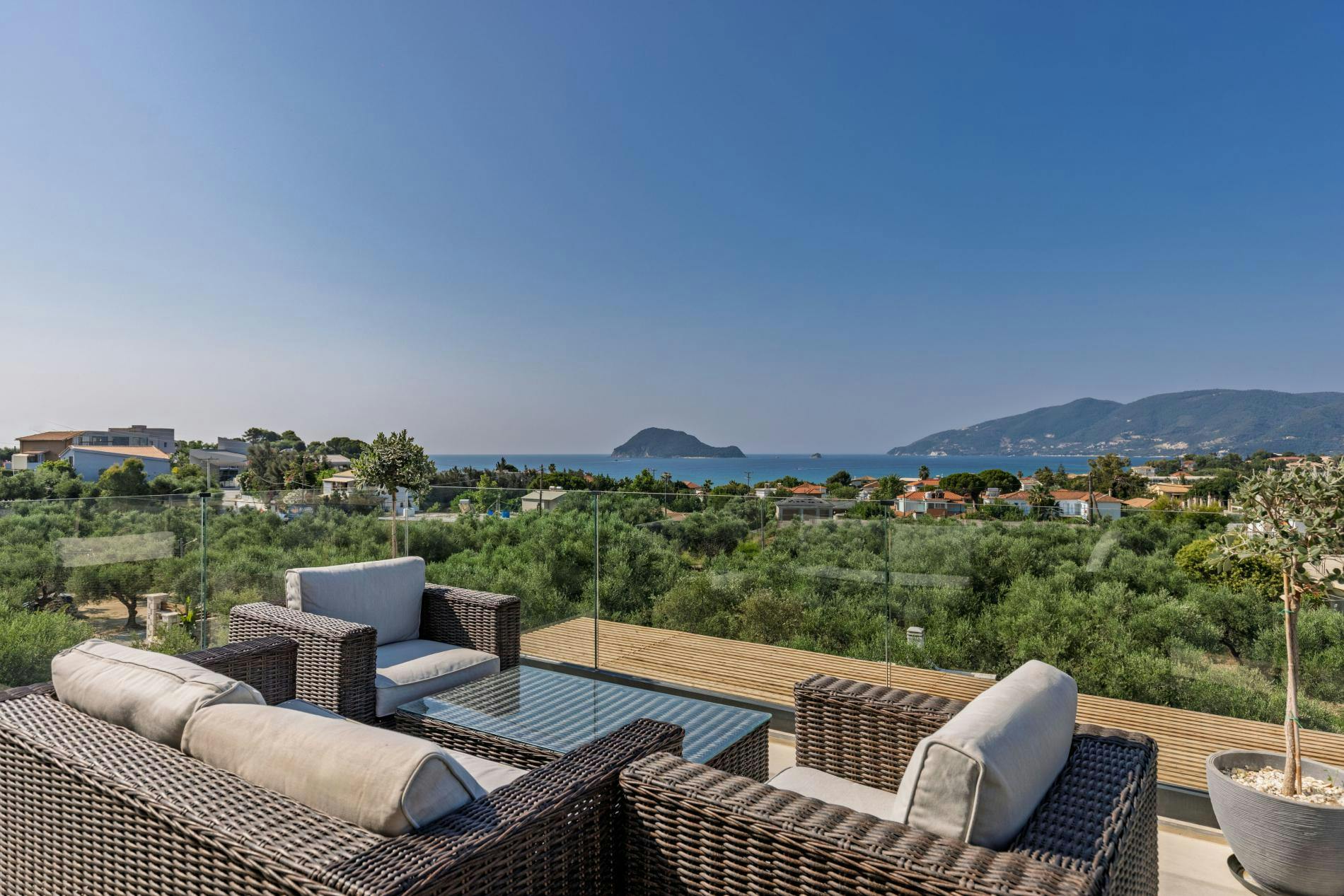 Villa Prasinos Agios Sostis Laganas: Luxury 4-Bedroom Villa with Private Pool and Sea Views, Laganas