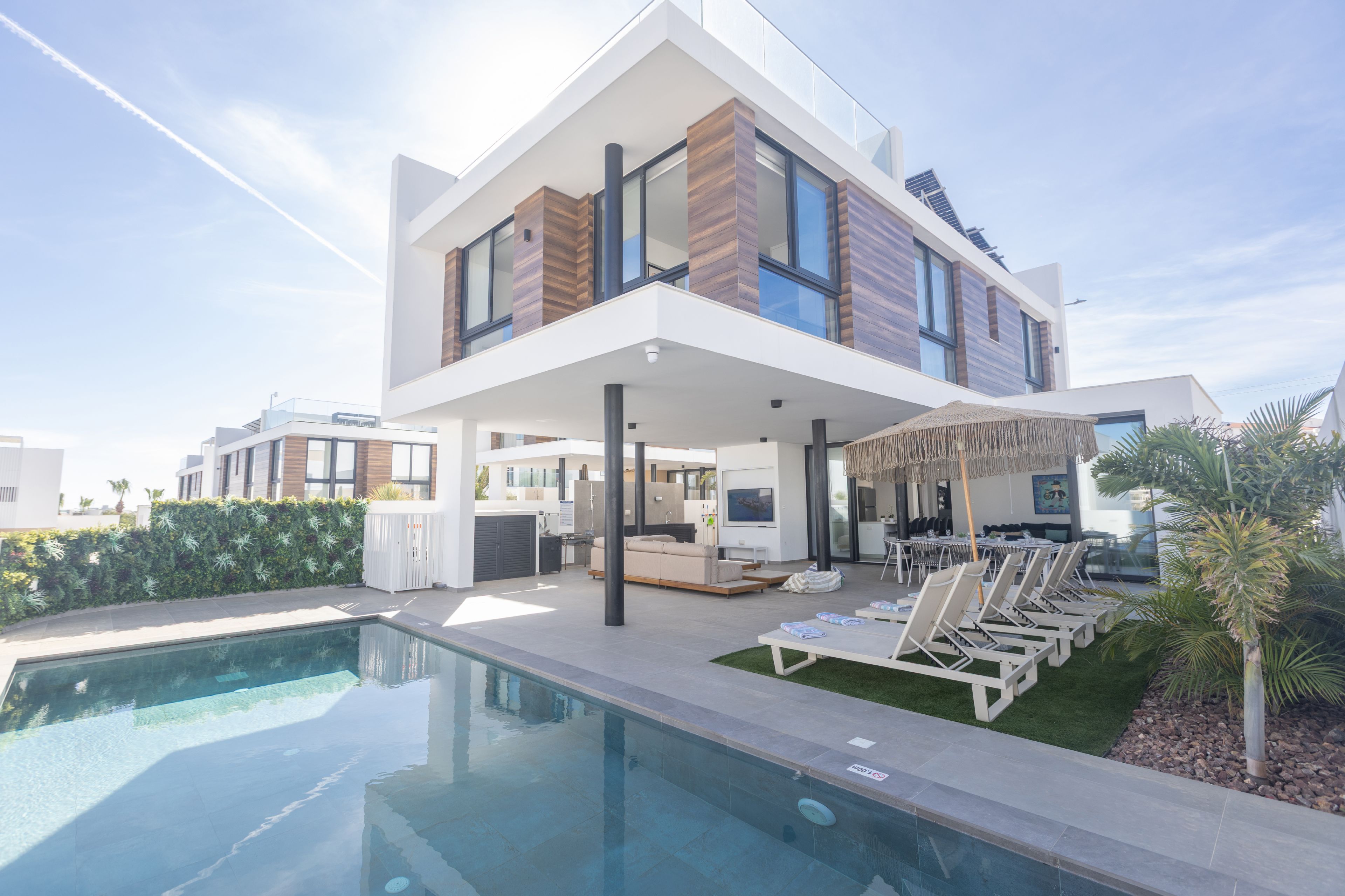 Villa Prasinos Agios Vlasios Pernera: Luxury 4-Bedroom Villa with Private Pool and Spa, Pernera Cyprus