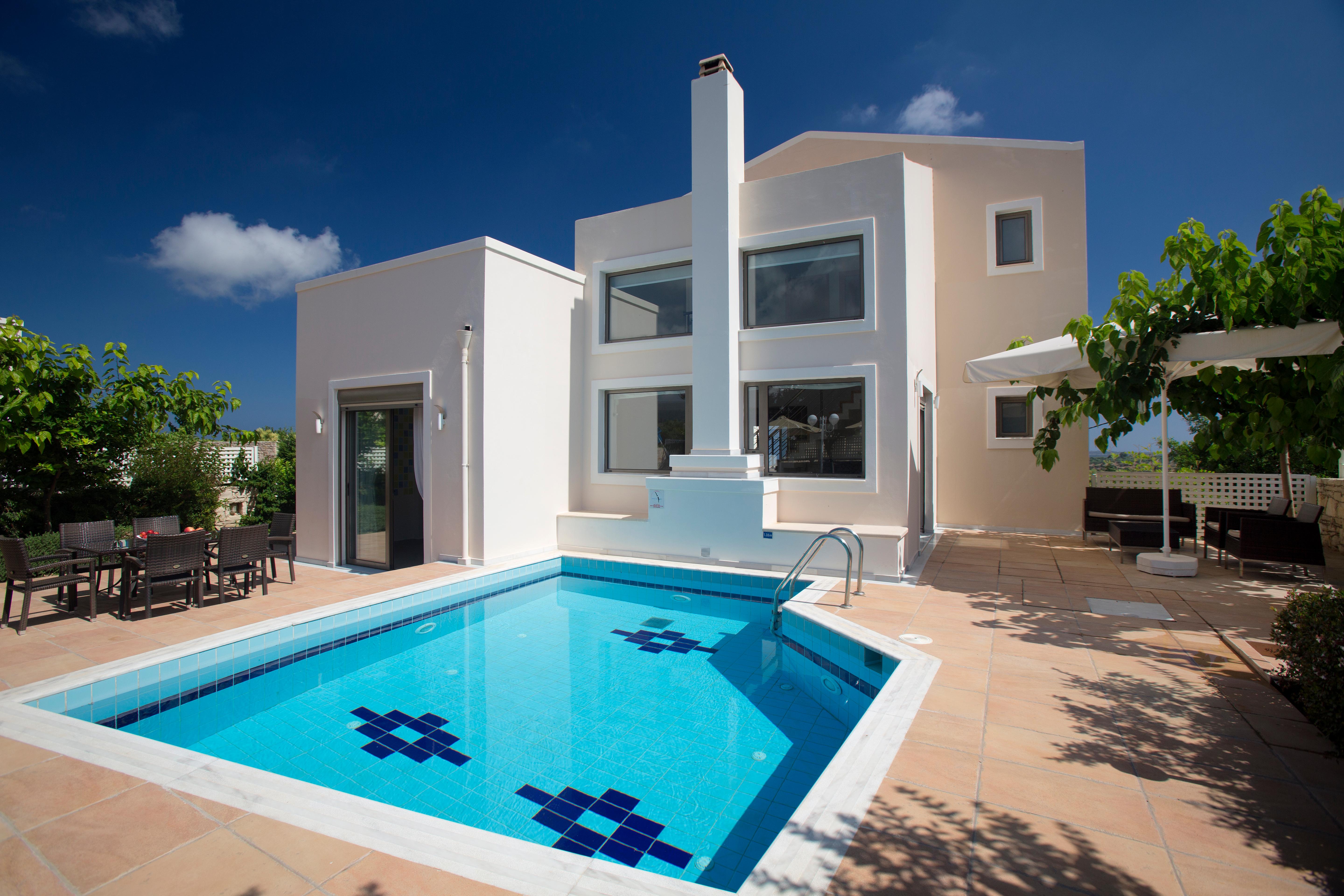 Villa Prasinos Arkadi Rethymno: Luxury 3-Bedroom Villa with Private Pool and Sea Views, Rethymno