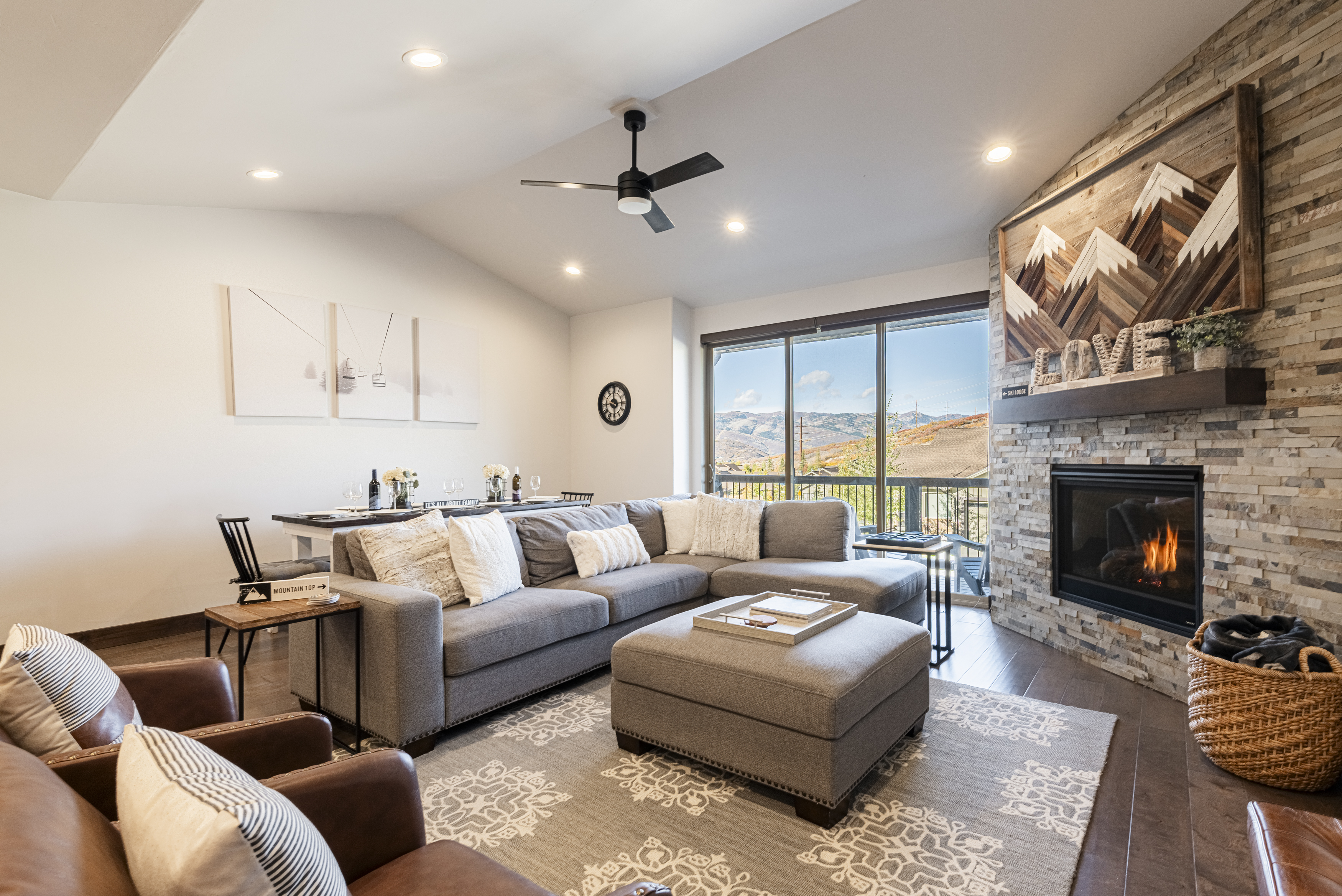 Villa Prasinos Empire Blackrock Park City: Luxury 4-Bedroom Villa with Hot Tub and Ski Access, Park City