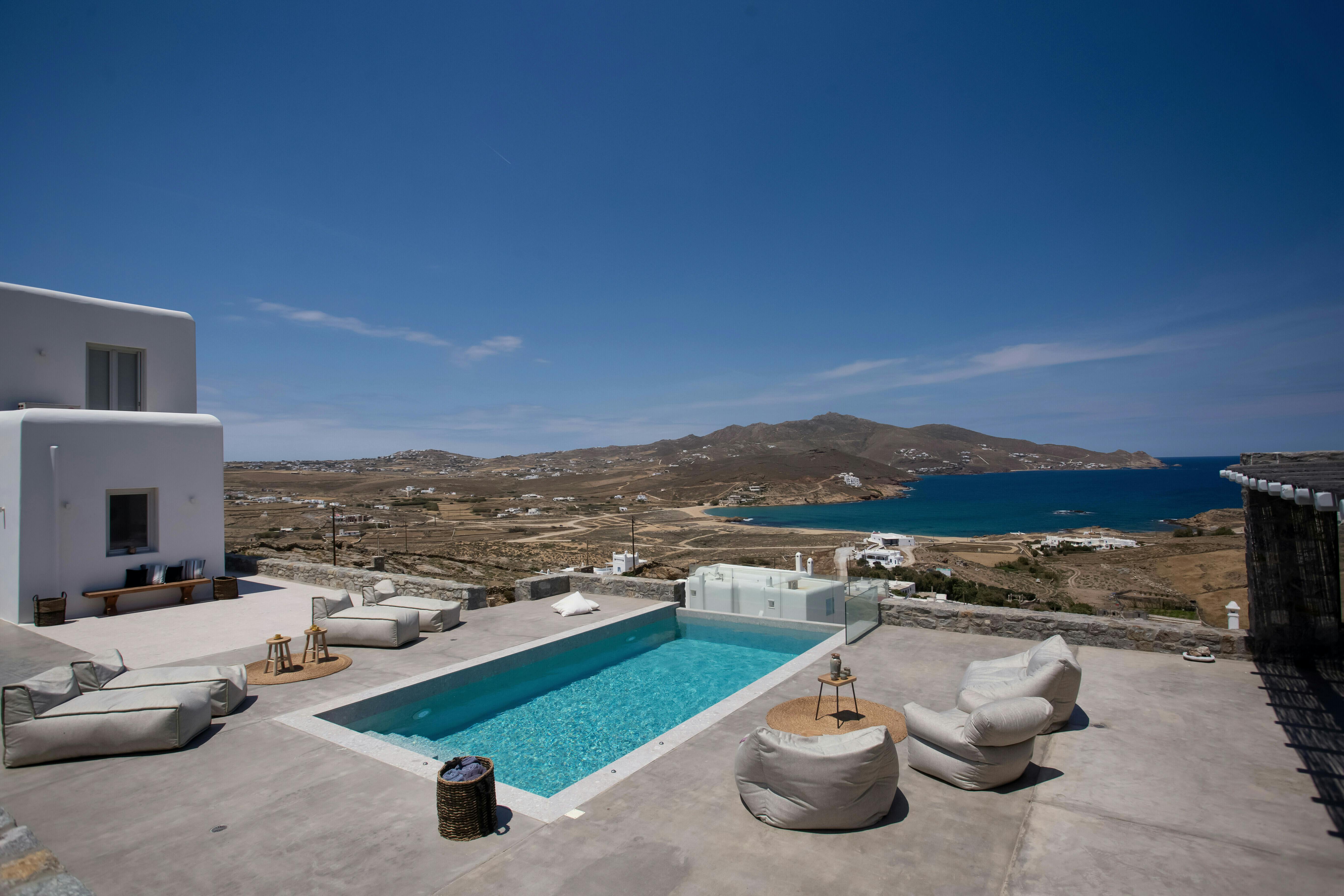 Villa Prasinos Fokos Mykonos: Luxury 3-Bedroom Villa with Private Pool and Sea Views, Mykonos
