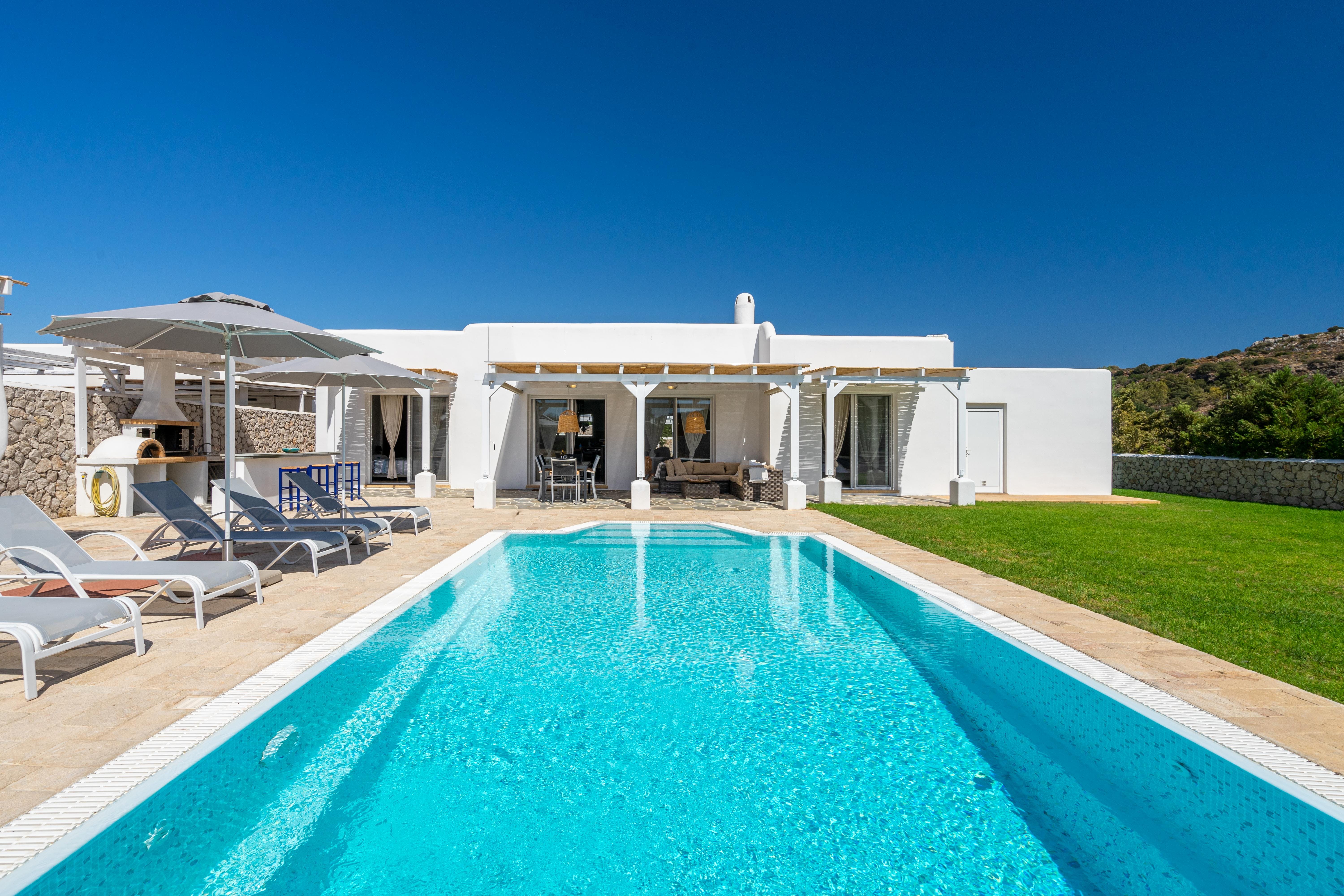 Villa Prasinos Kalythies Ladiko: Luxury 3-Bedroom Apartment with Private Pool and Sea Views, Kallithea Rhodes