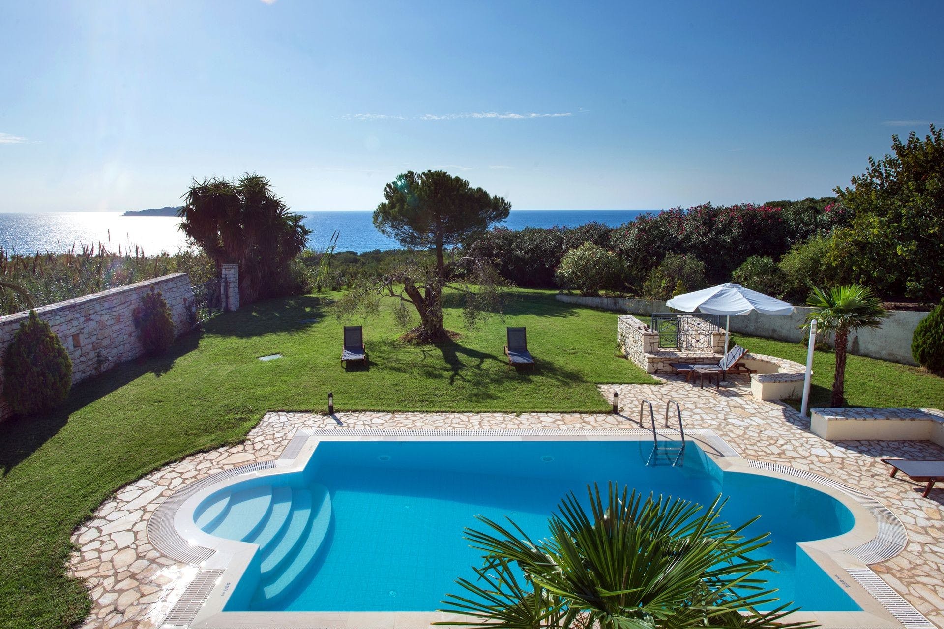 Villa Prasinos Kanoni Agios Stefanos: Luxury 3-Bedroom Apartment with Private Pool and Sea Views, Agios Stefanos Corfu