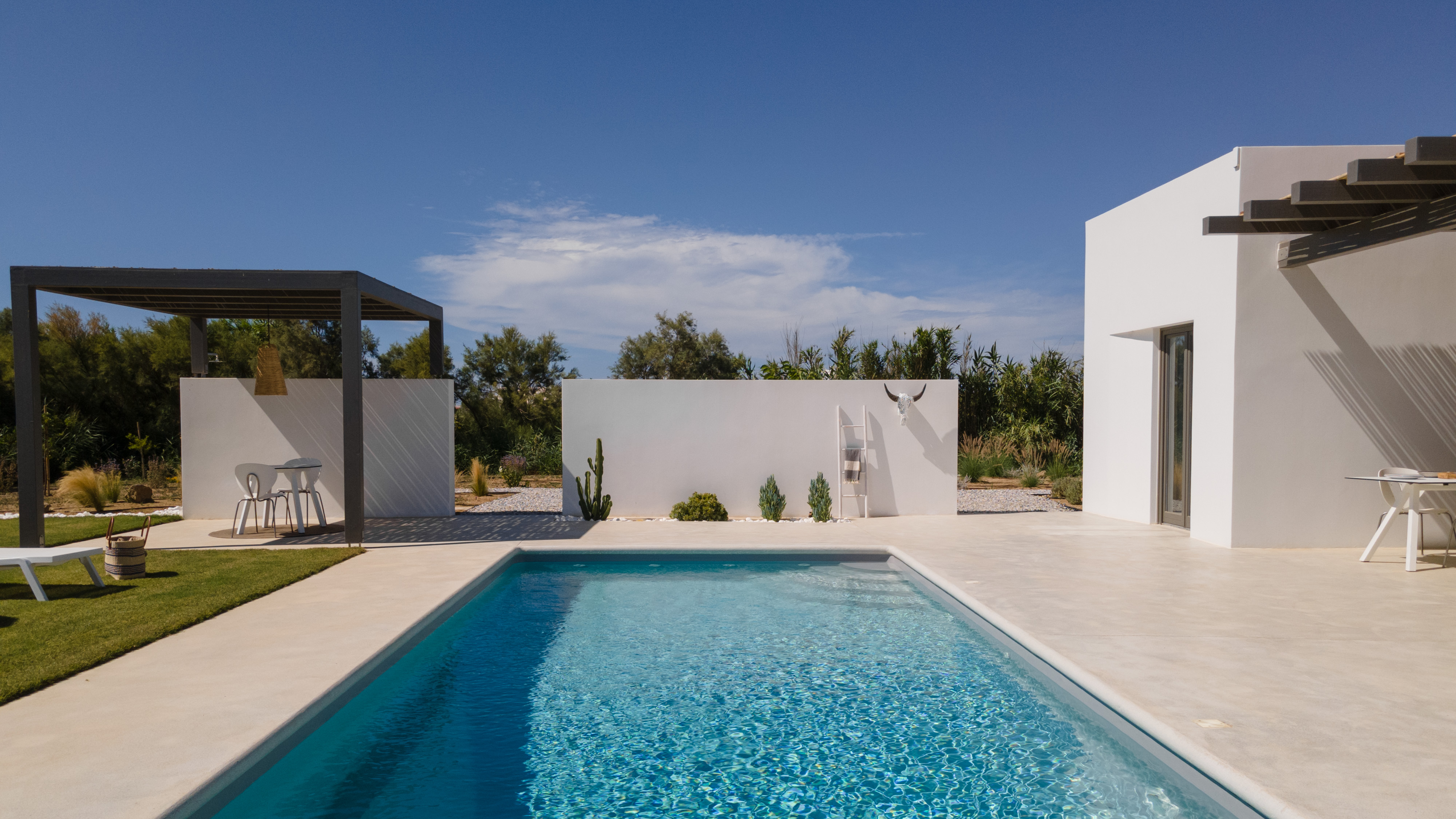 Villa Prasinos Moutsouna Naxos: Luxury 2-Bedroom Villa with Sea Views and Pool, Naxos Greece