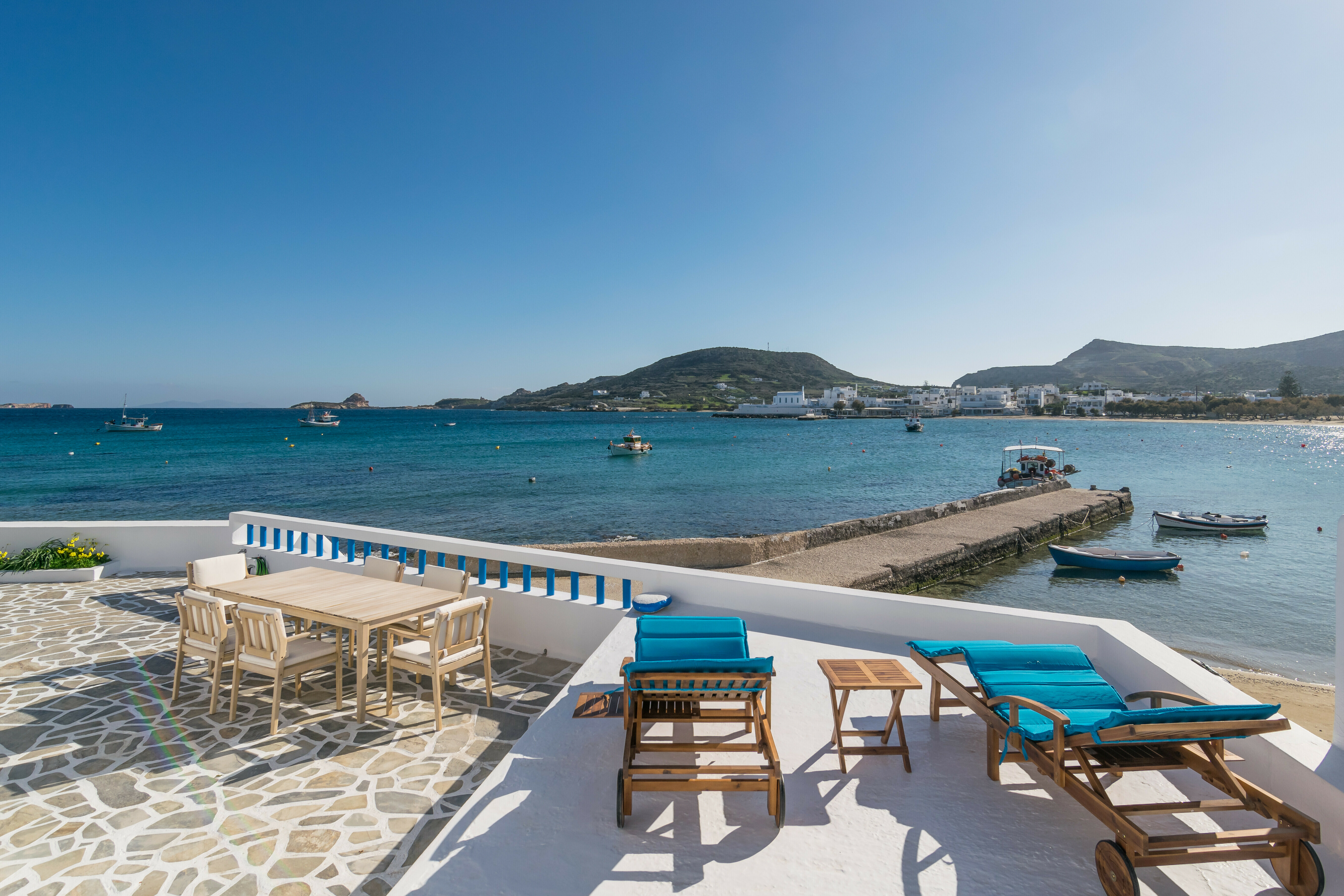 Villa Prasinos Pelekouda Pollonia: Luxury 2-Bedroom Villa with Seaview and Spa Facilities, Milos