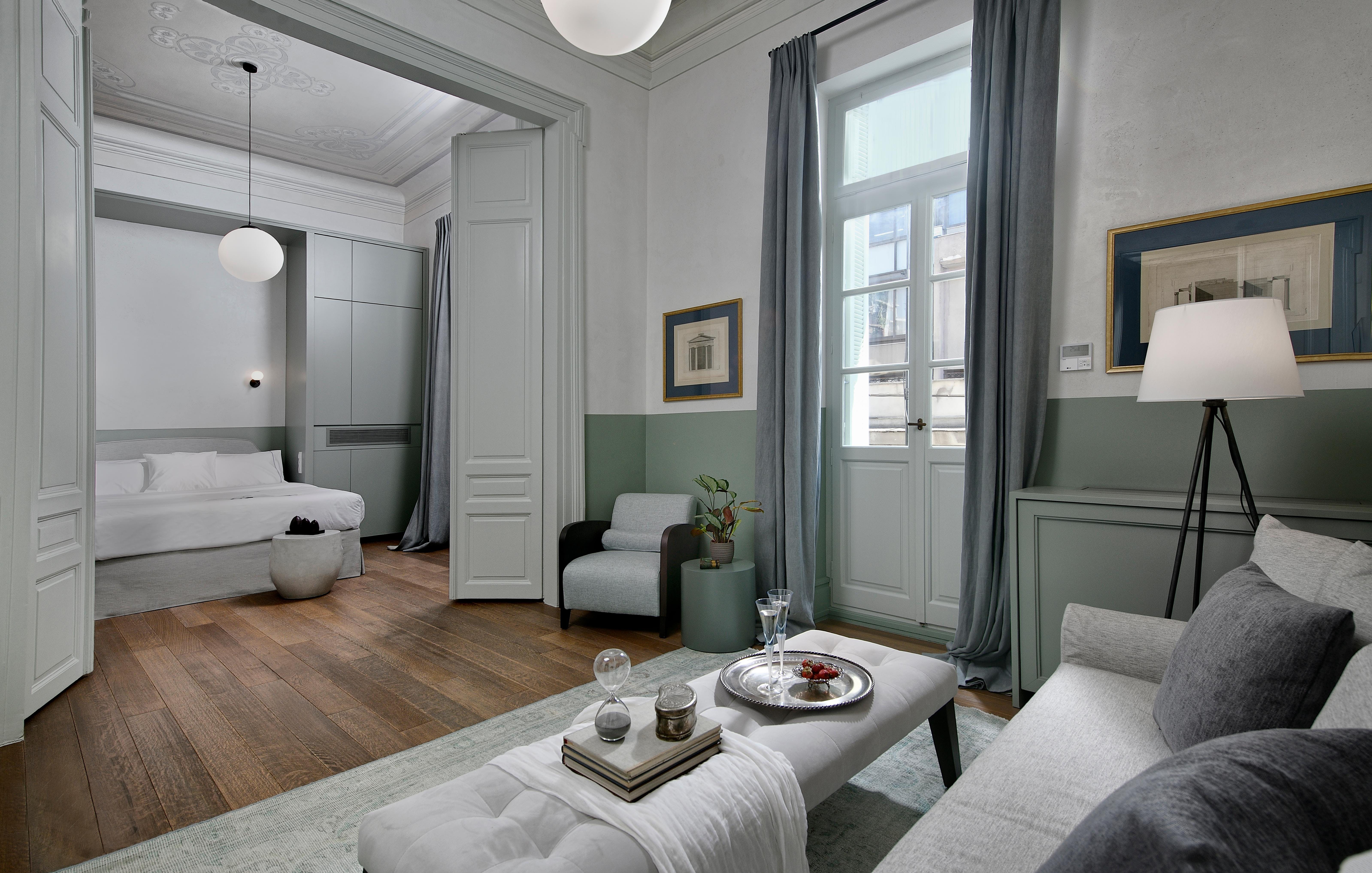 Villa Prasinos Plaka Athens 75542: Charming 1-Bedroom Apartment with Spa and Concierge in Central Athens
