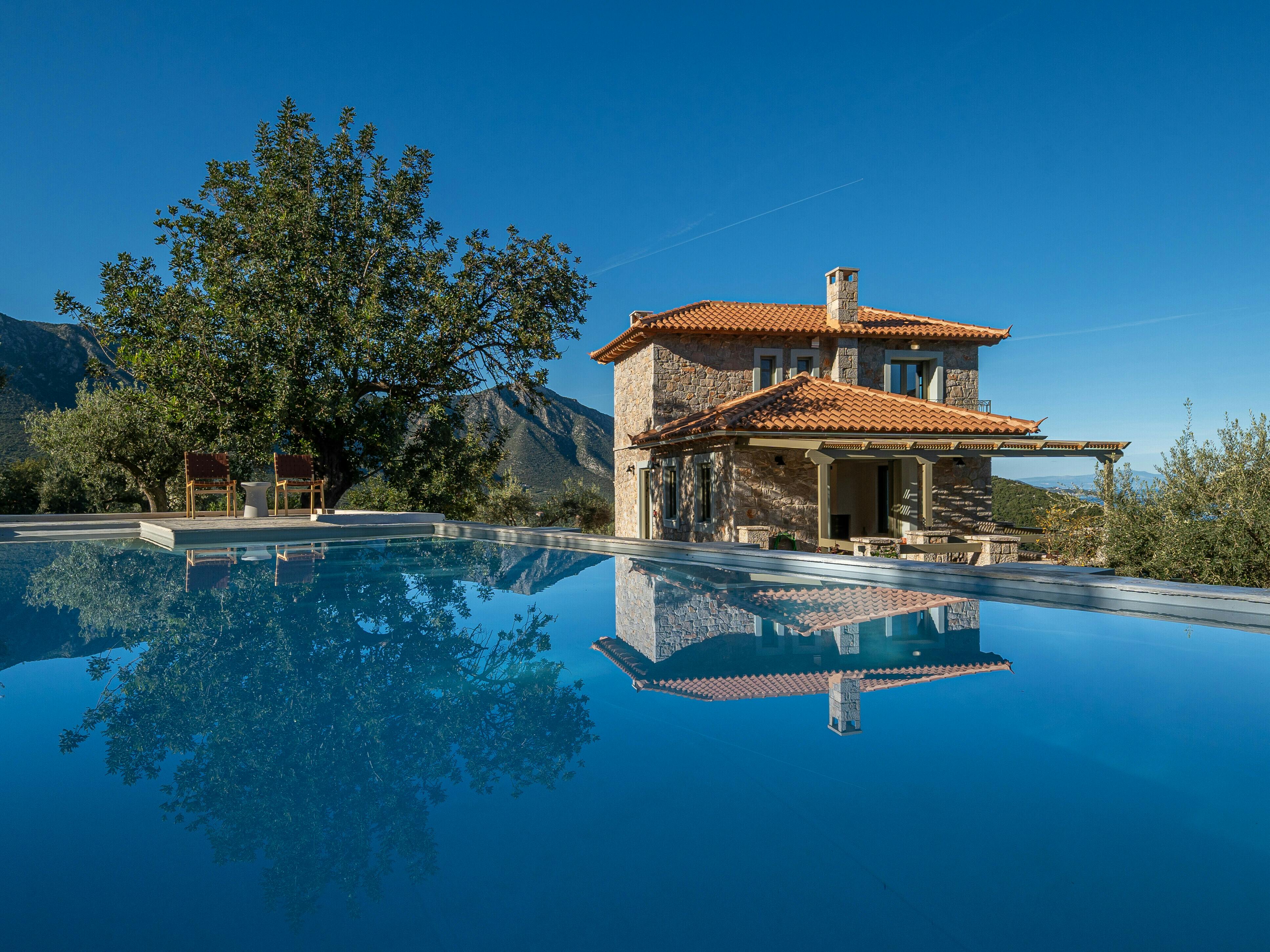 Villa Prasinos Poulithra Arcadia: Luxury 4-Bedroom Villa with Private Pool and Sea Views, Arcadia