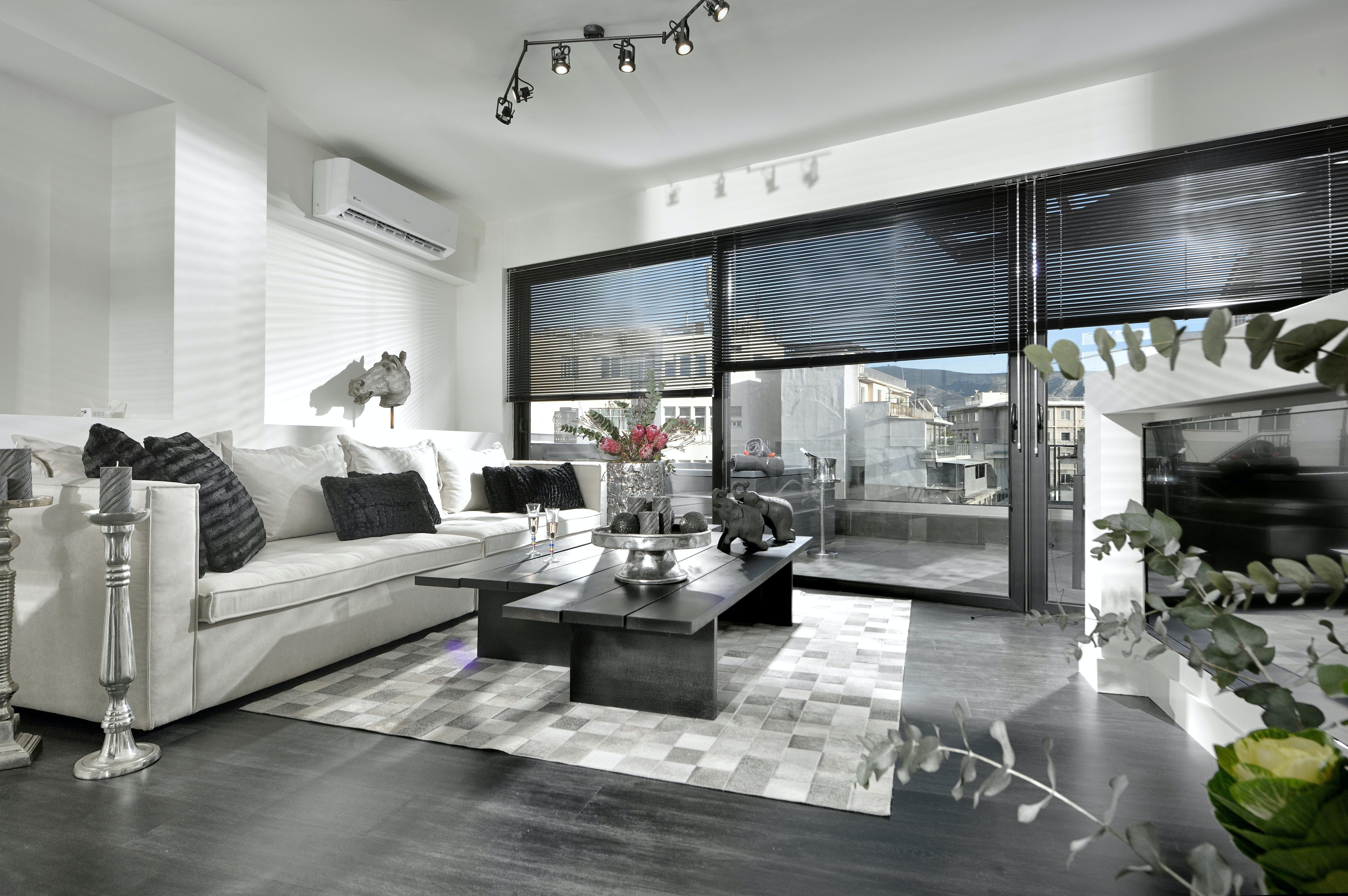 Villa Prasinos Psyrri Athens: Luxury 2-Bedroom Apartment with Hot Tub and Sea View, Athens