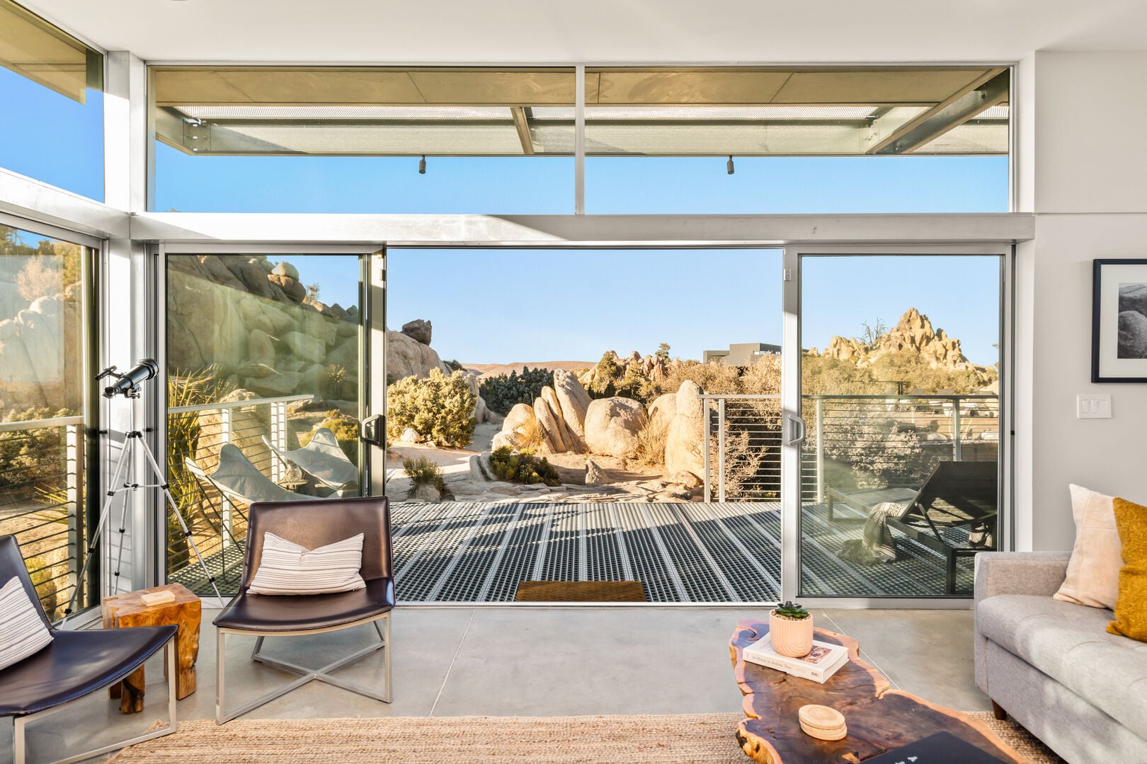 Villa Prasinos Wonder Joshua Tree: Luxury 2-Bedroom Villa with Private Pool and Hot Tub, Joshua Tree