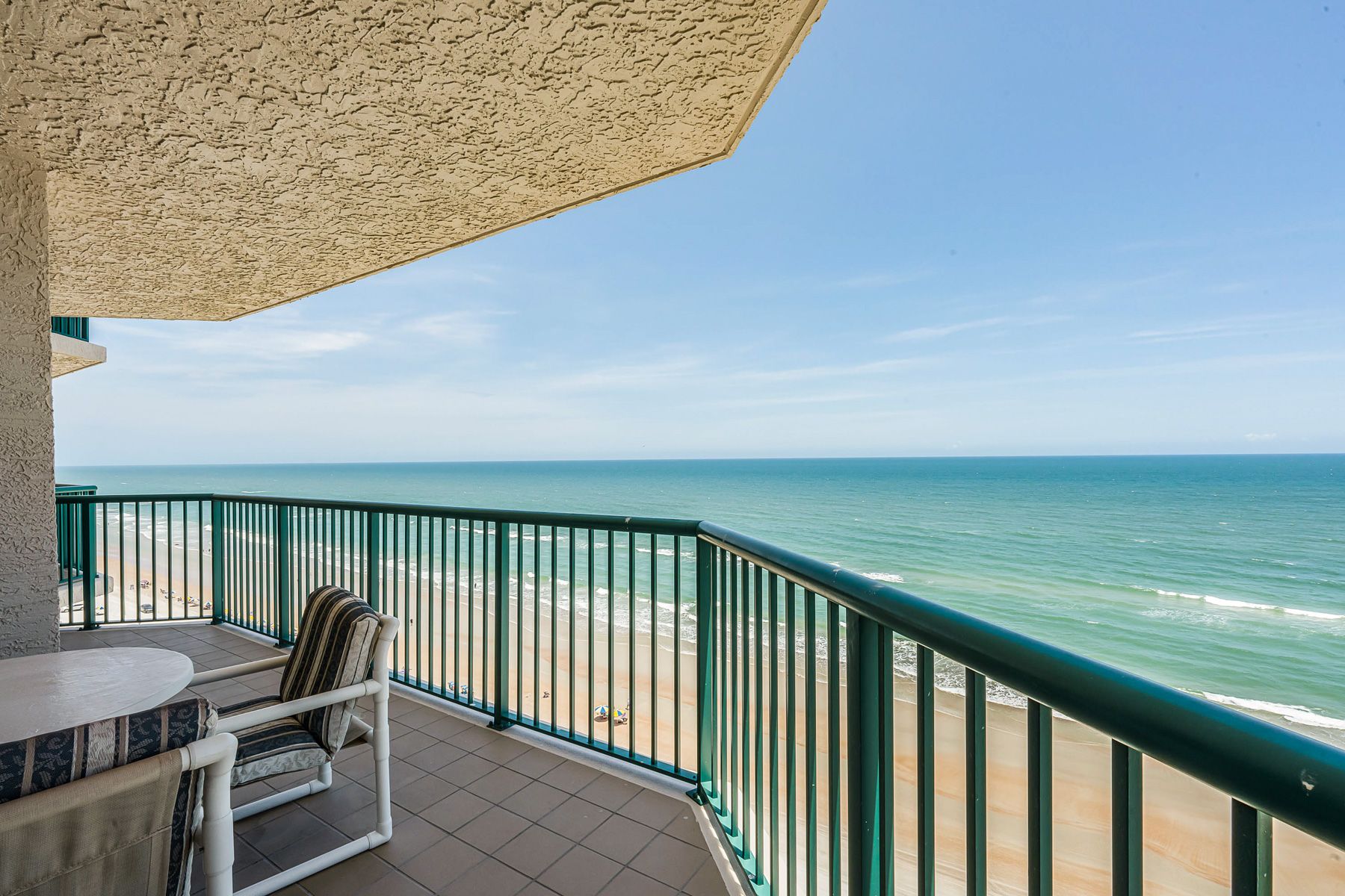 Villa Radiance Seabreeze Daytona: 3-Bedroom Oceanfront Luxury Apartment Rental in Daytona Beac