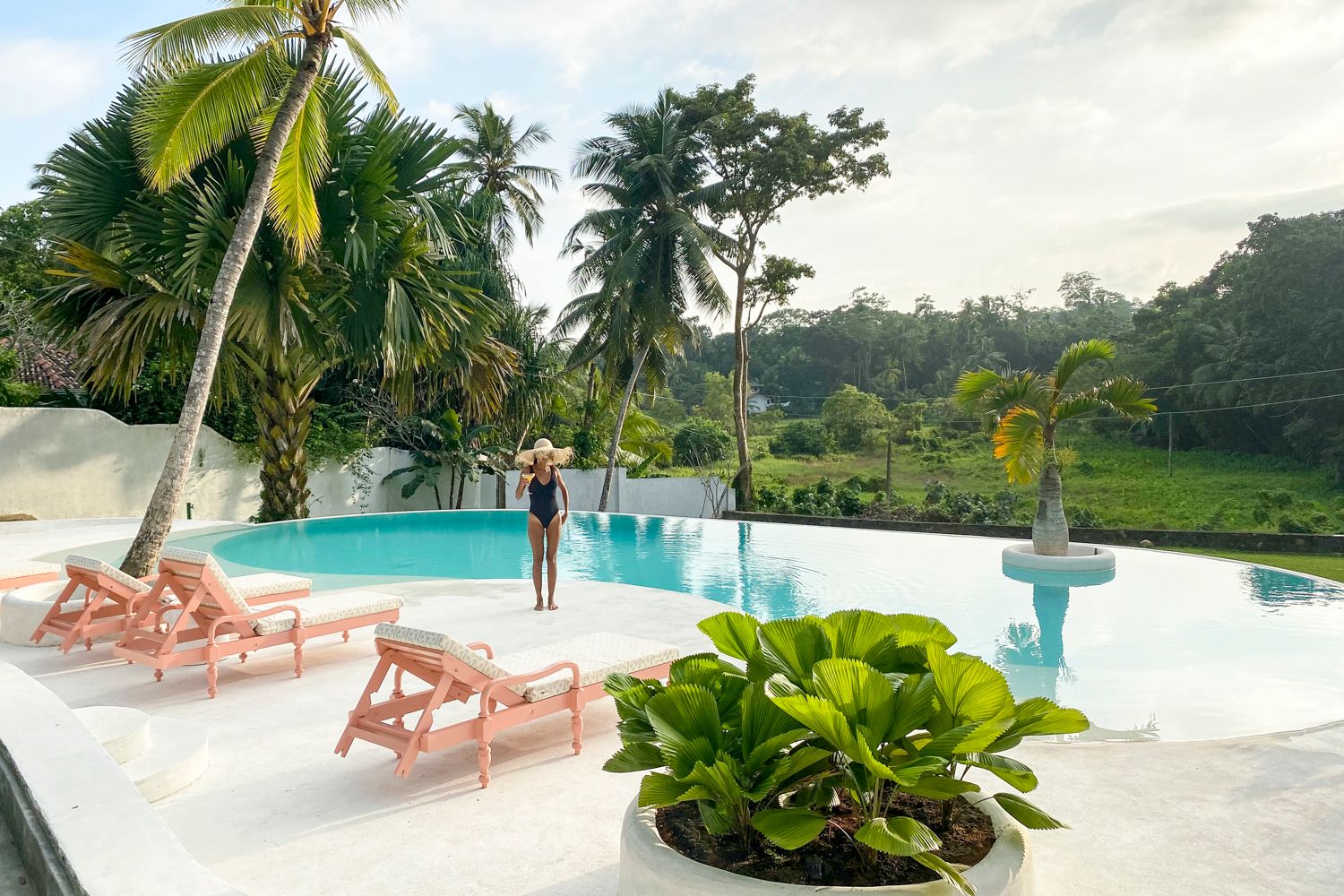 Villa Ranvan Galle Colombo: 4-Bedroom Villa with Tropical Gardens and Spa Near Galle, Sr