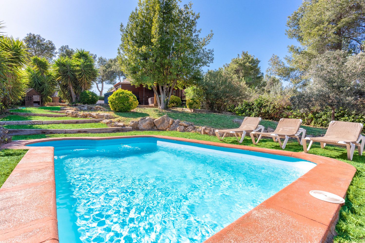 Villa Romero Garraf Sitges: 3-Bedroom Timber Lodge with Spa Near Garraf Natural Park, Ol