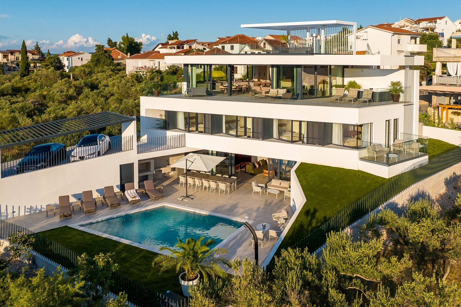 Villa Safir Solaris Šibenik: 4-Bedroom Infinity Pool Villa with Sea Views in Sibenik, Cro