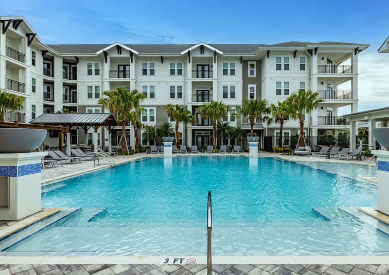 Villa Safira Apollo Beach: Luxury 3-Bedroom Apartment with Pool and Gym, Hillsborough County