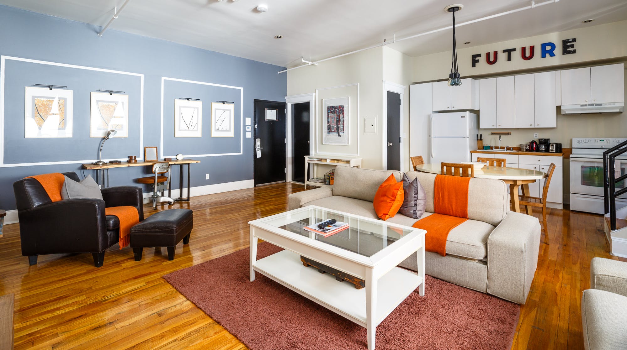 Villa Safira Gantry Long Island City: Luxury 2-Bedroom Villa with Spa and Air Conditioning, Long Island City